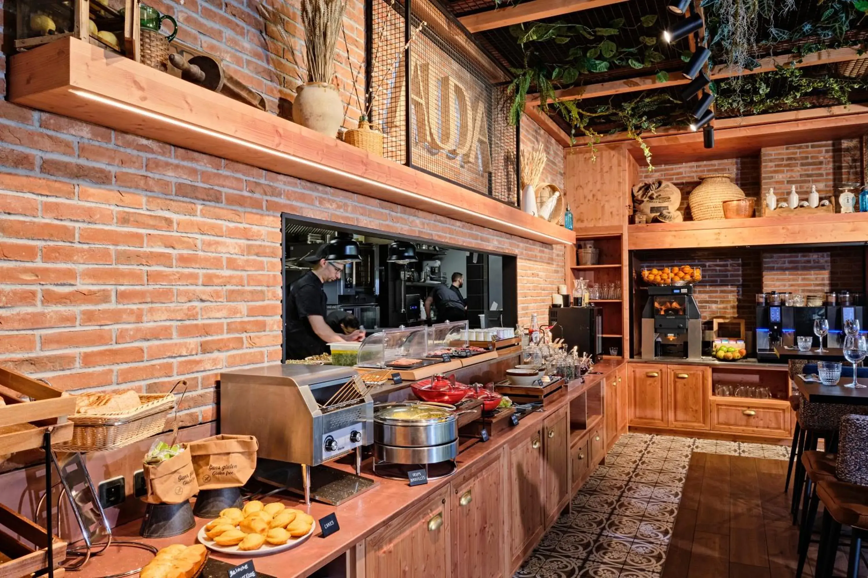 Restaurant/places to eat in Appart Hotel Odalys City Marseille Centre Euromed Restaurant/places to eat in Appart Hotel Odalys City Marseille Centre Euromed