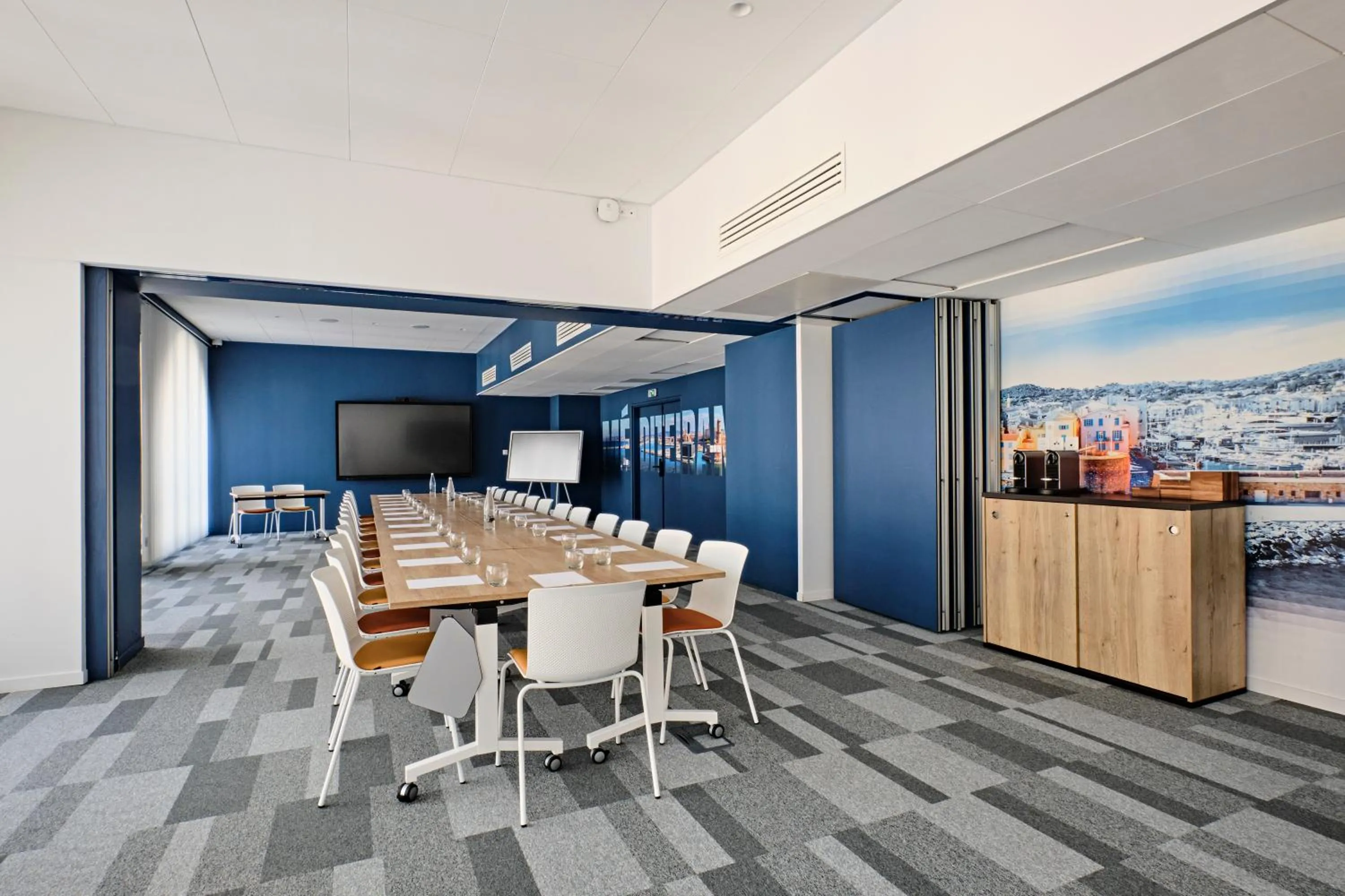 Meeting/conference room in Appart Hotel Odalys City Marseille Centre Euromed