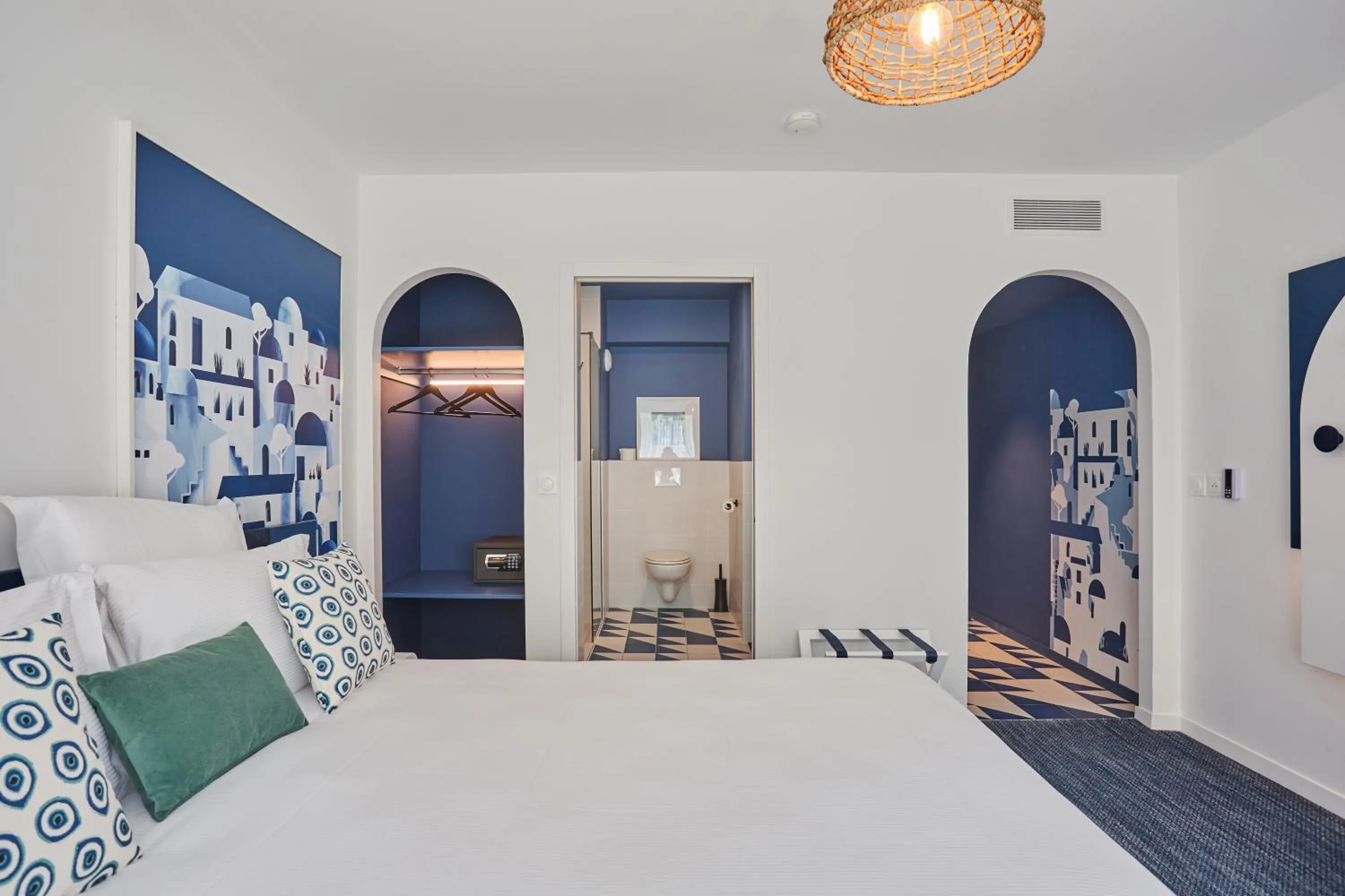 Bed in Appart Hotel Odalys City Marseille Centre Euromed