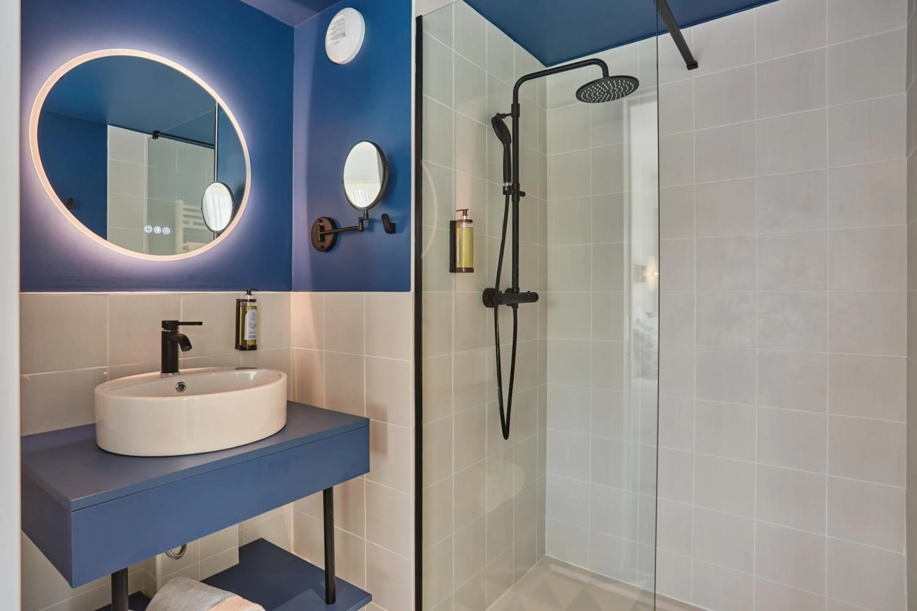 Bathroom in Appart Hotel Odalys City Marseille Centre Euromed