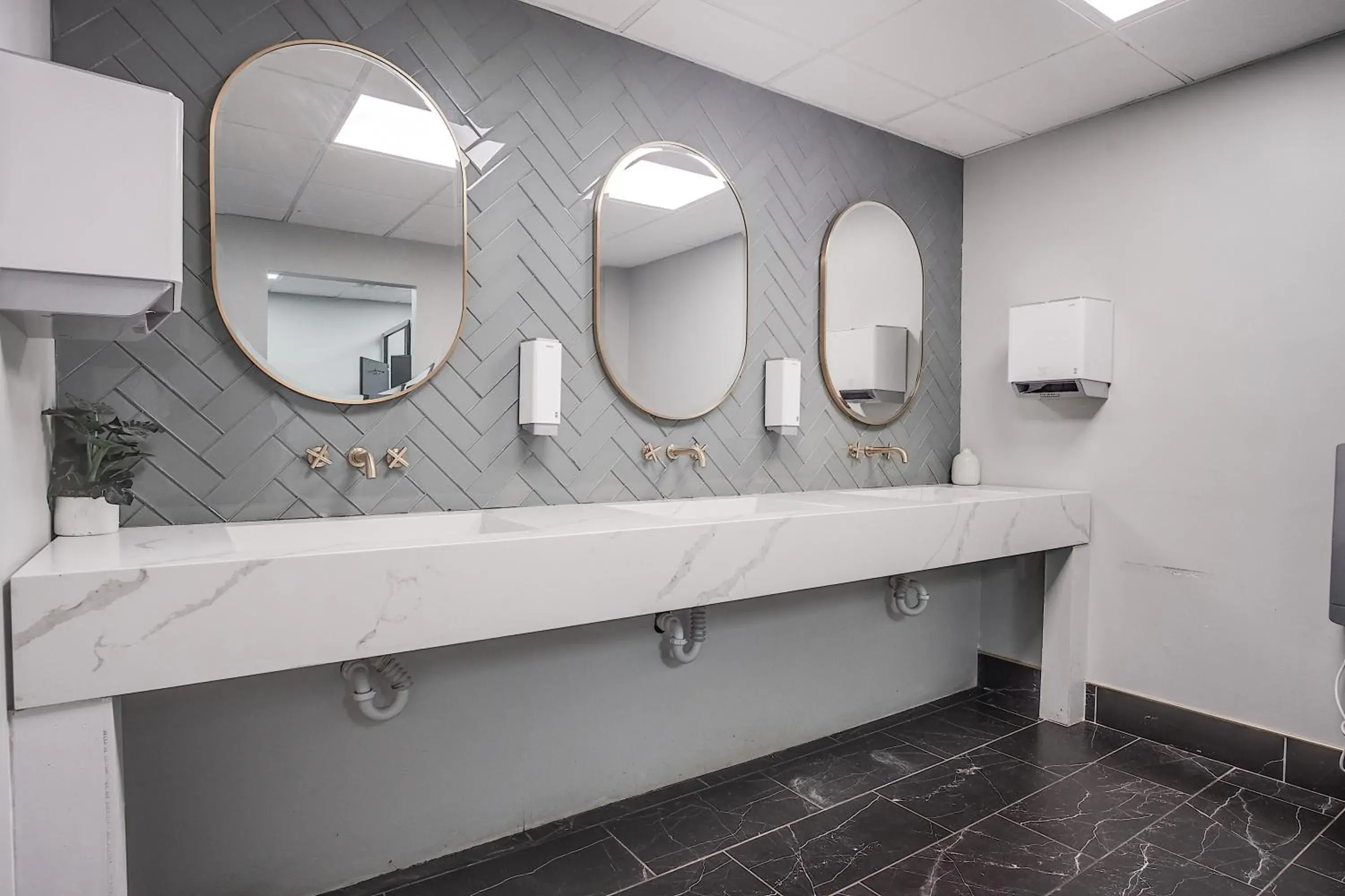 Bathroom in Cottonwood Suites Savannah Hotel & Conference Center Bathroom in Cottonwood Suites Savannah Hotel & Conference Center