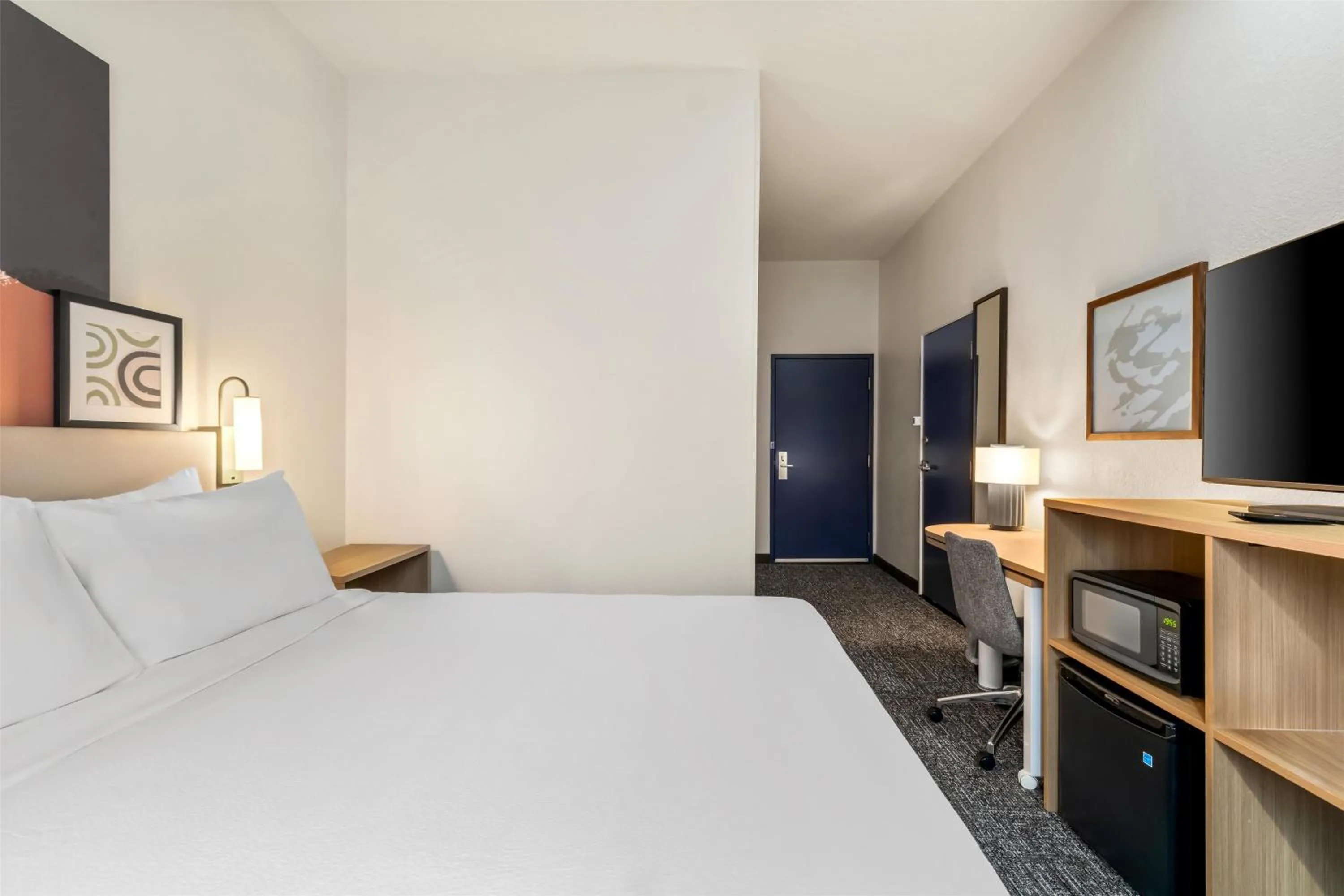 Bed in Spark by Hilton Wilkes Barre