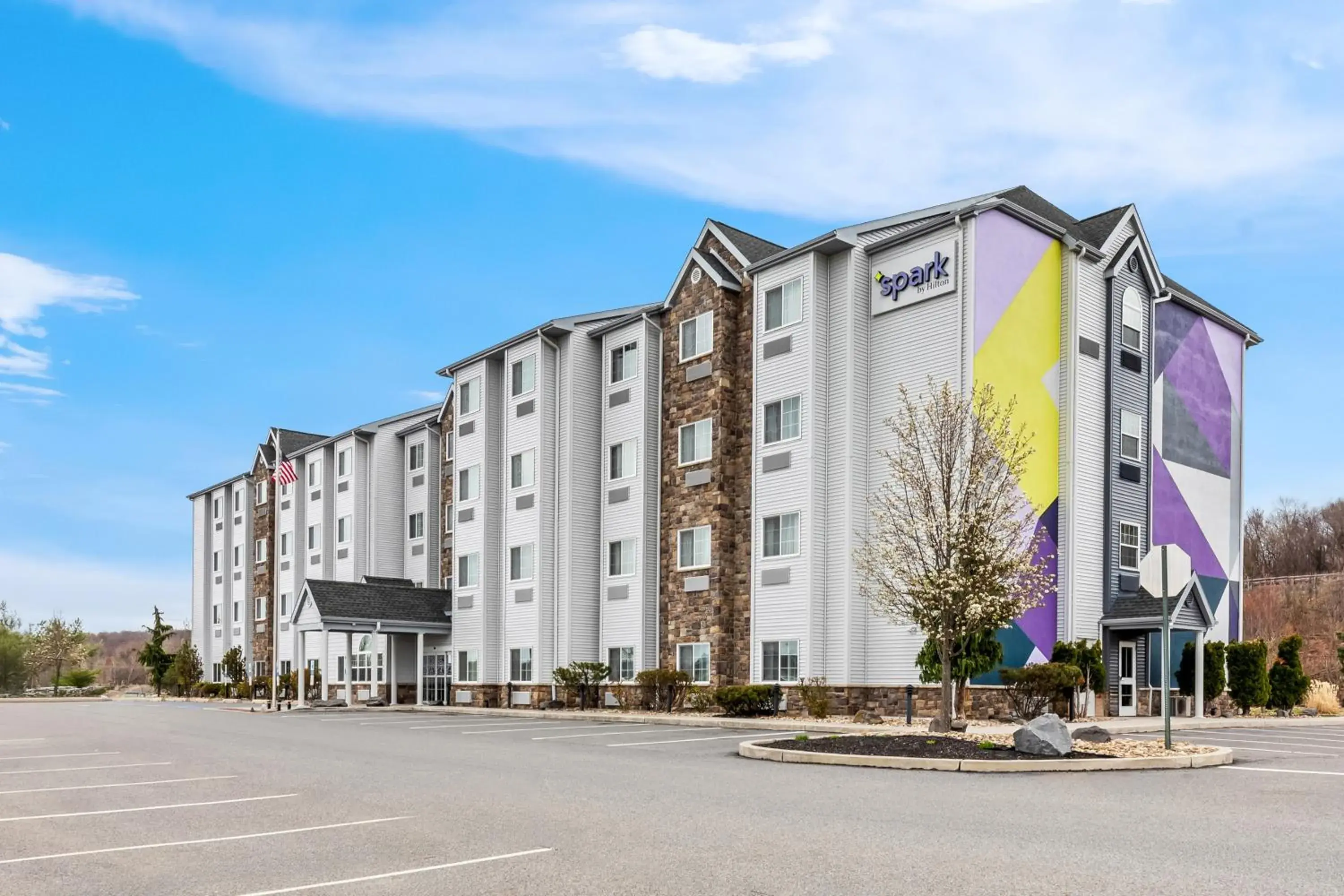 Property building in Spark by Hilton Wilkes Barre Property building in Spark by Hilton Wilkes Barre