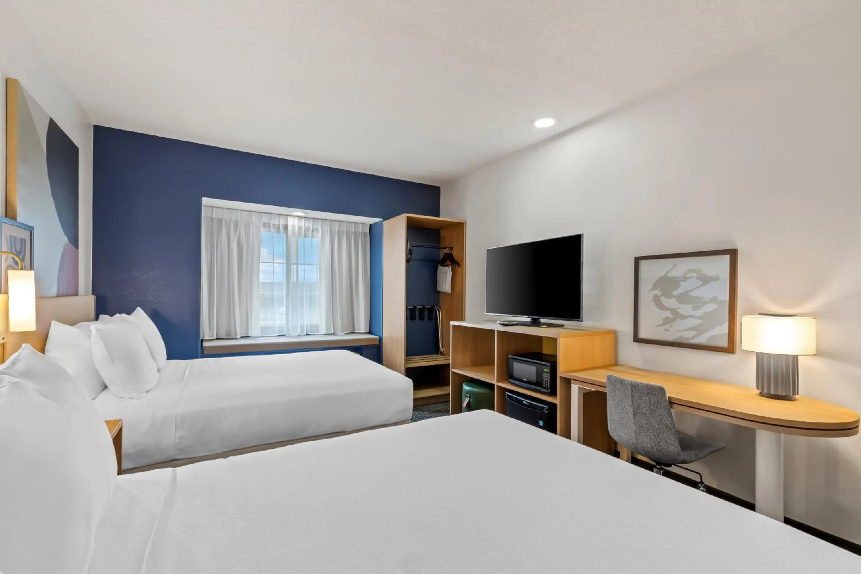 Bed in Spark by Hilton Wilkes Barre