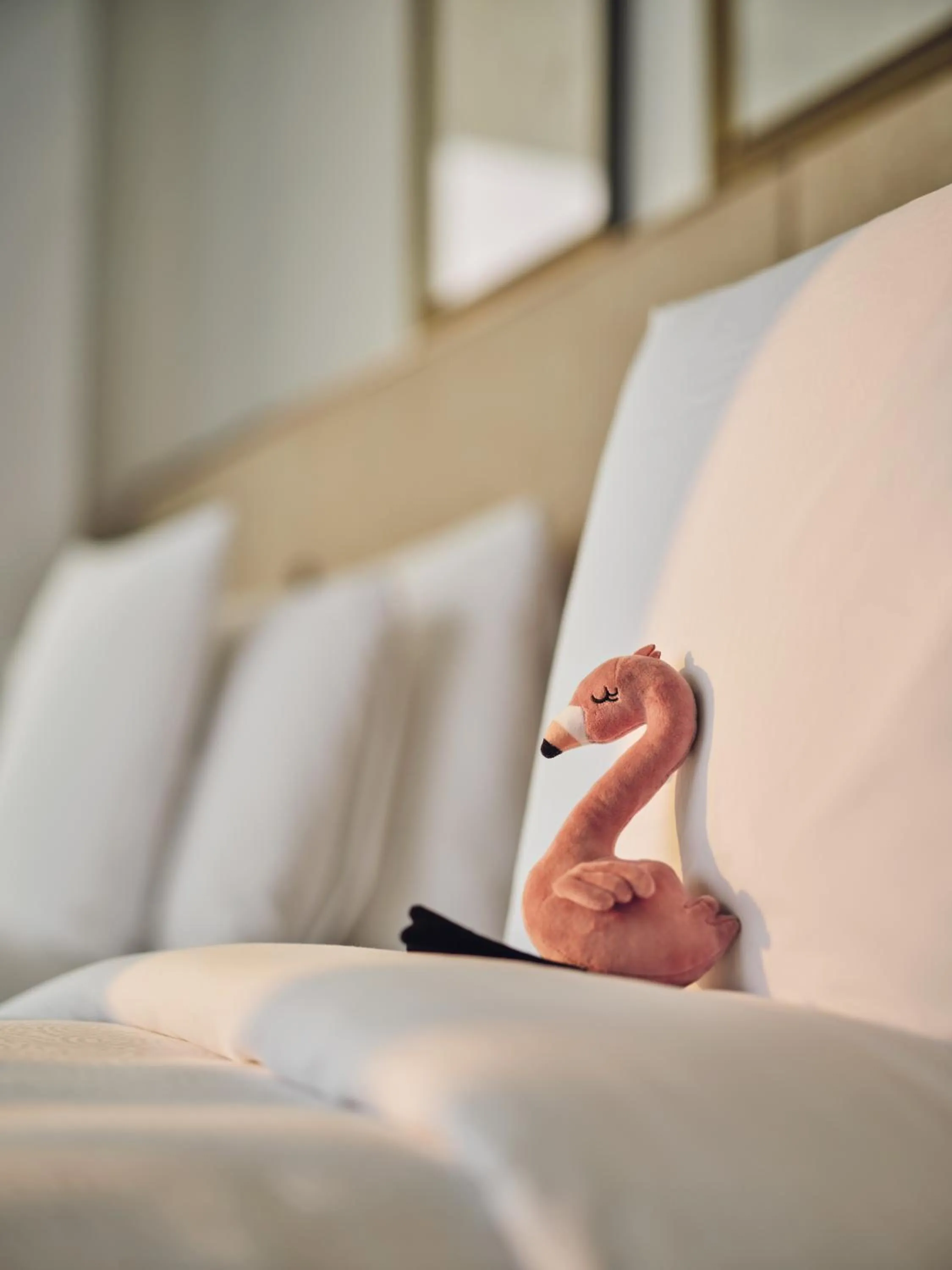 Bedroom, Bed in The Lana - Dorchester Collection