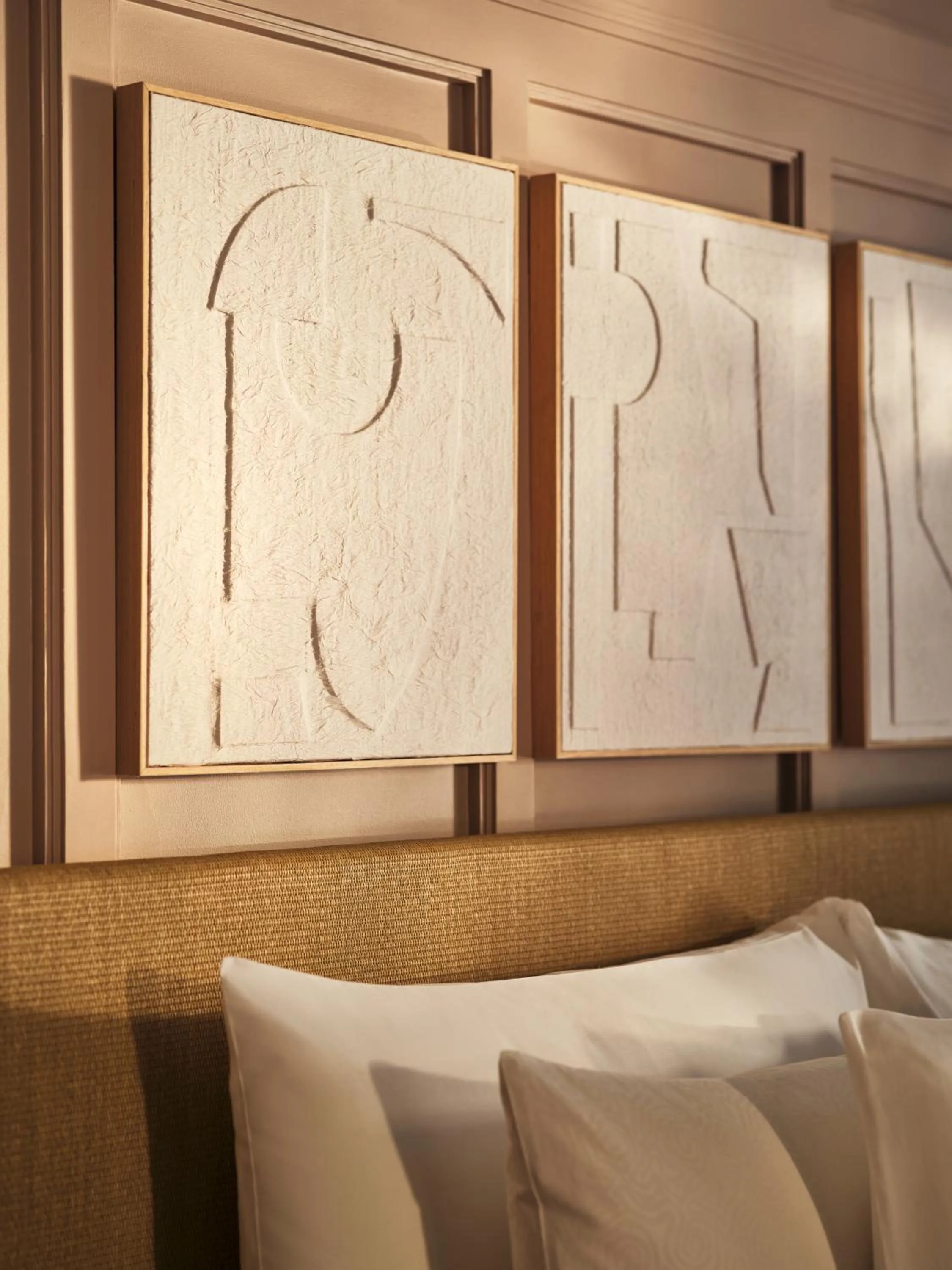 Bed in The Lana - Dorchester Collection