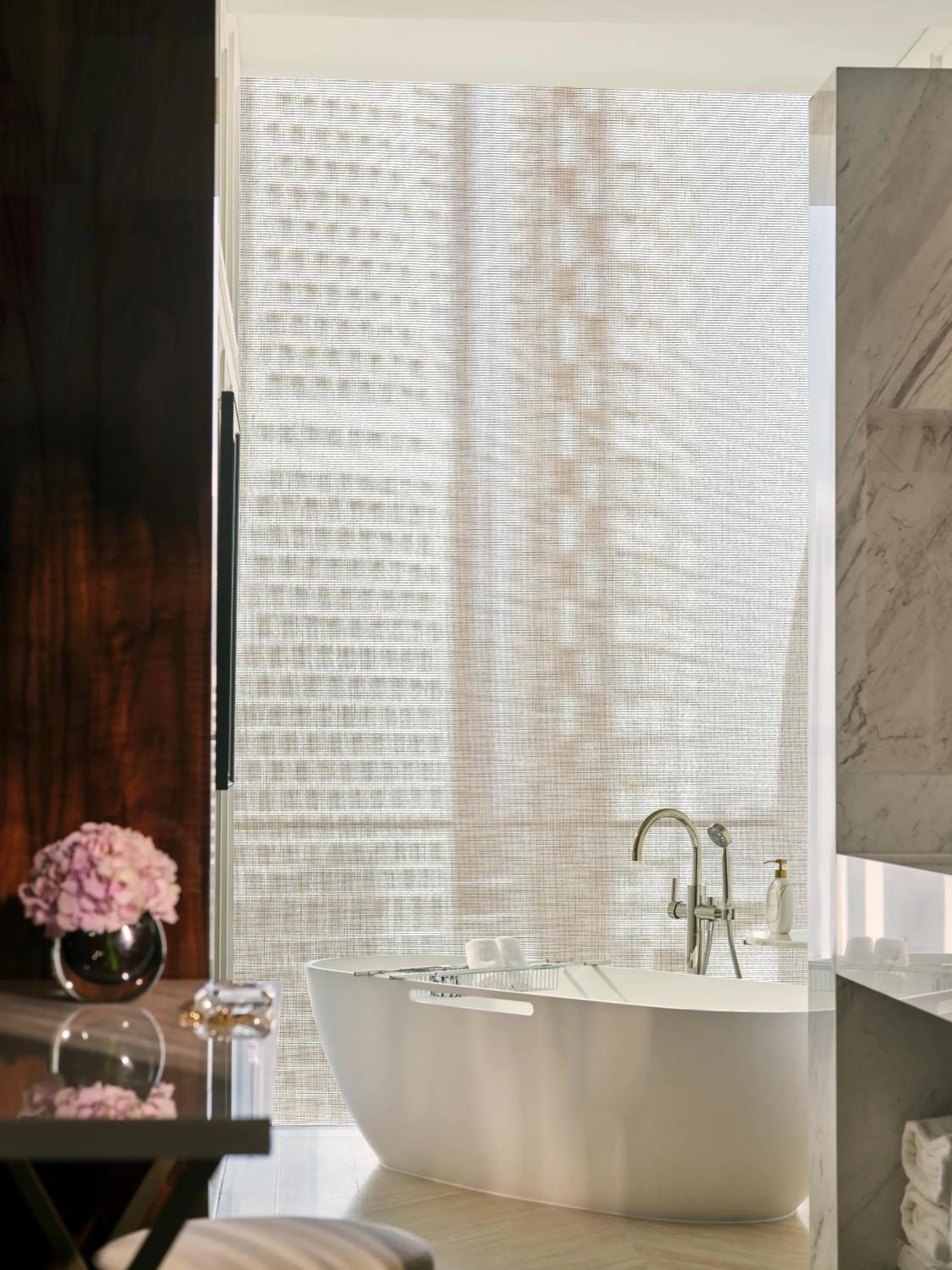 Bathroom in The Lana - Dorchester Collection