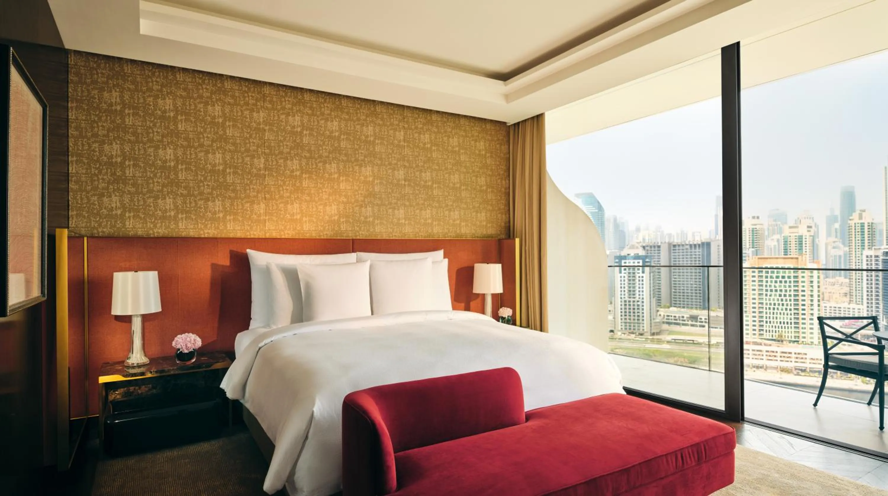 Bedroom, Bed in The Lana - Dorchester Collection