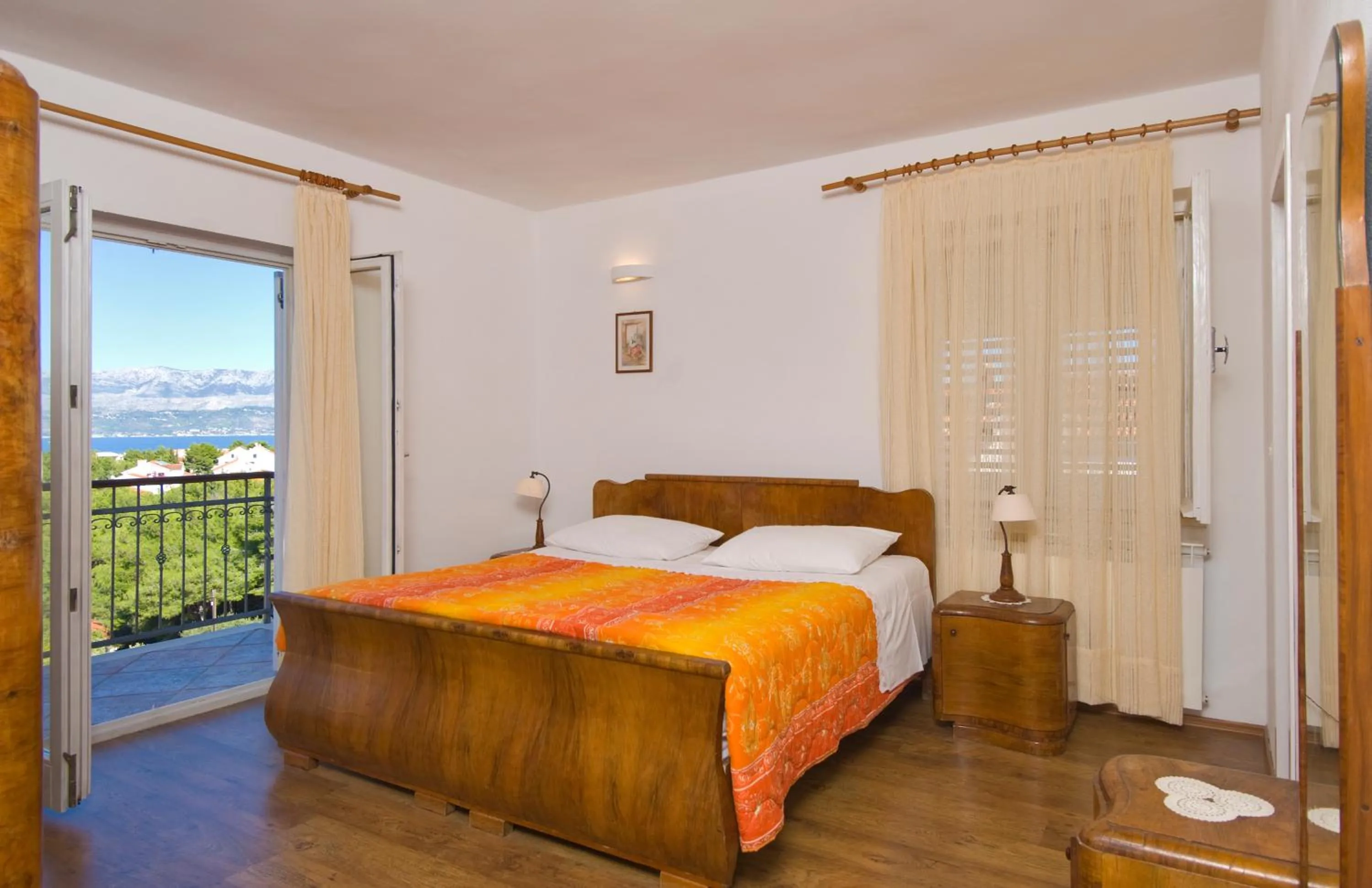 Bed in Holiday Home Lukrecia, for 9, private pool, free parking, 450 m from the beach