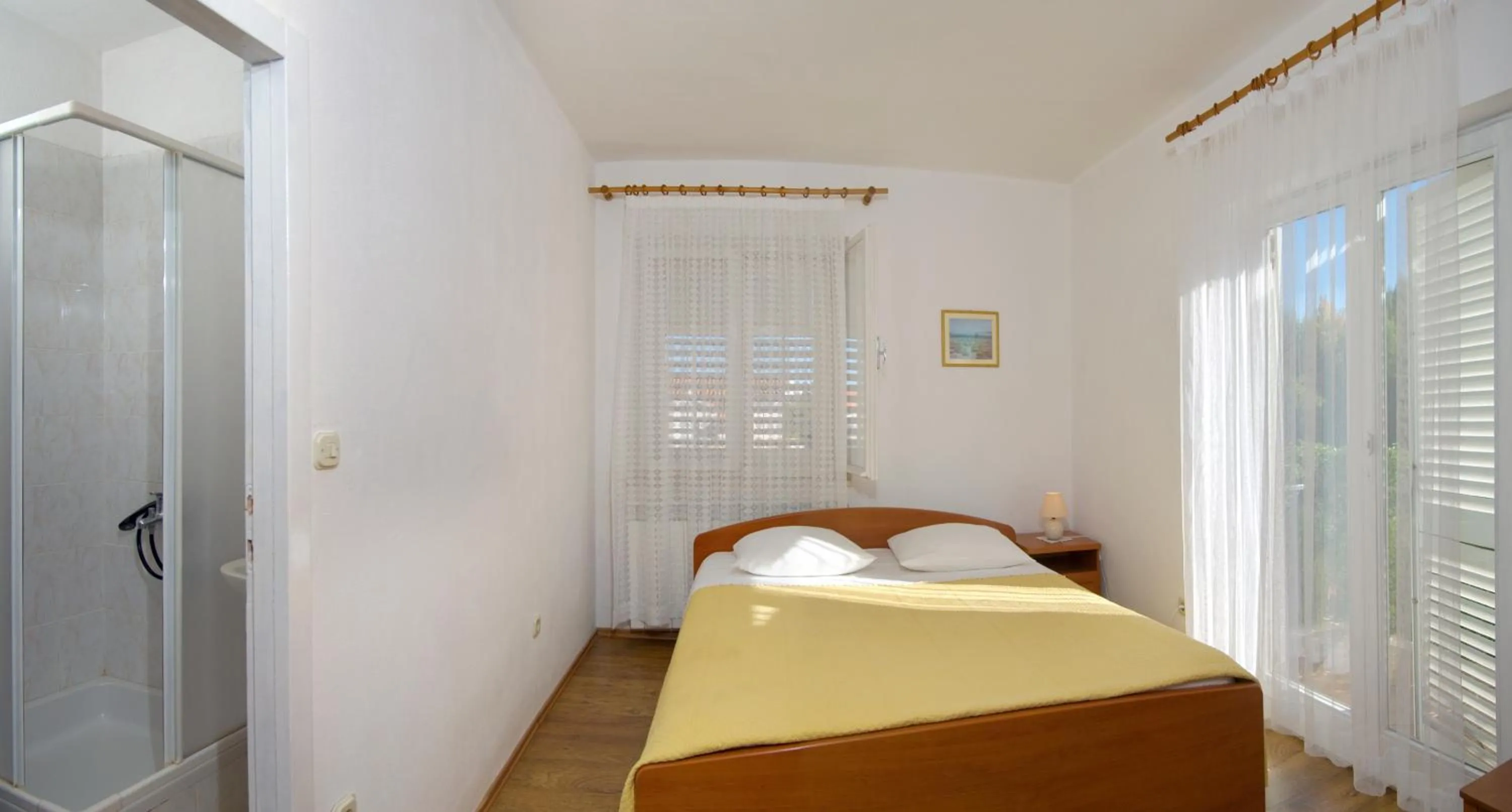 Bed in Holiday Home Lukrecia, for 9, private pool, free parking, 450 m from the beach