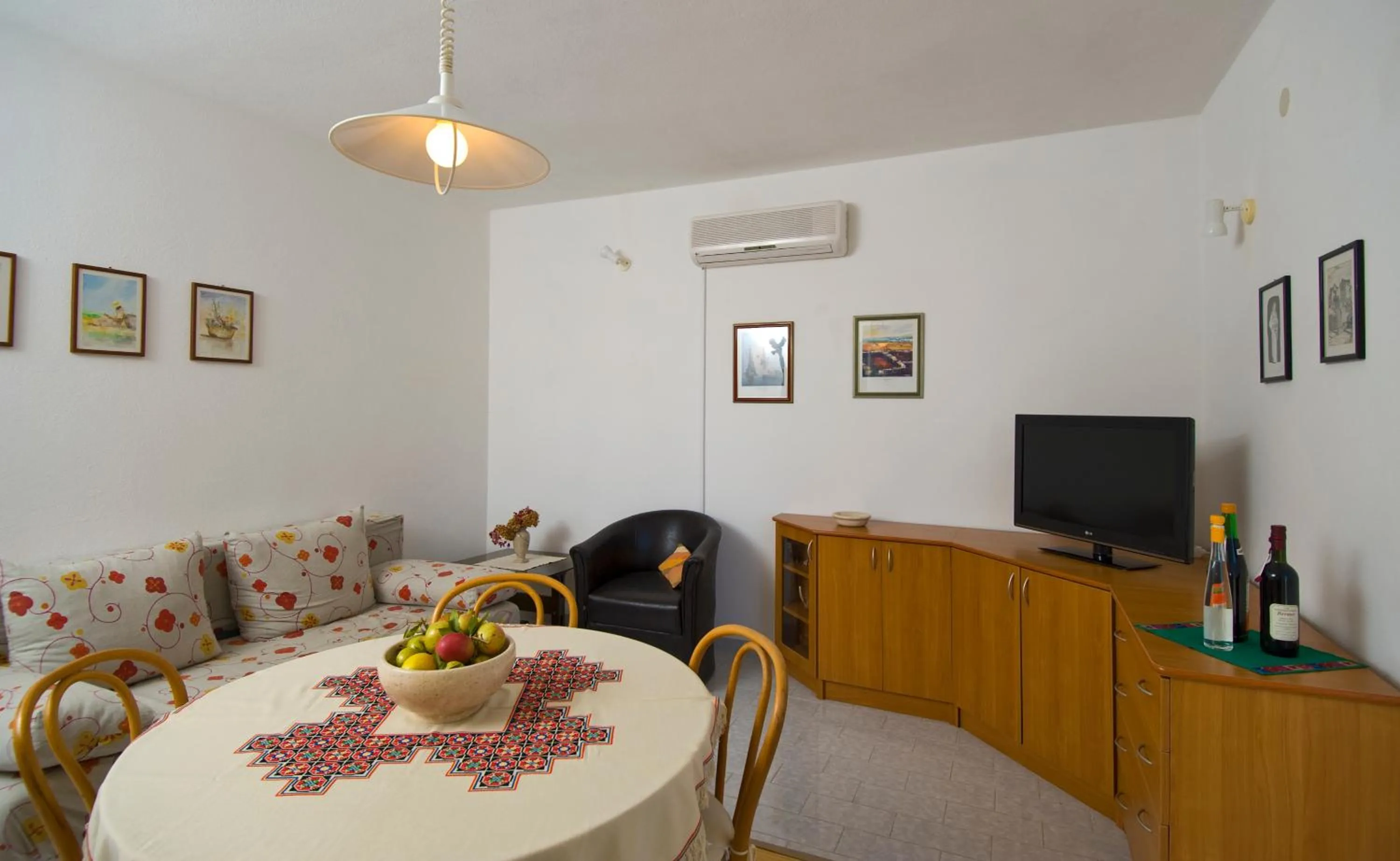 Living room in Holiday Home Lukrecia, for 9, private pool, free parking, 450 m from the beach