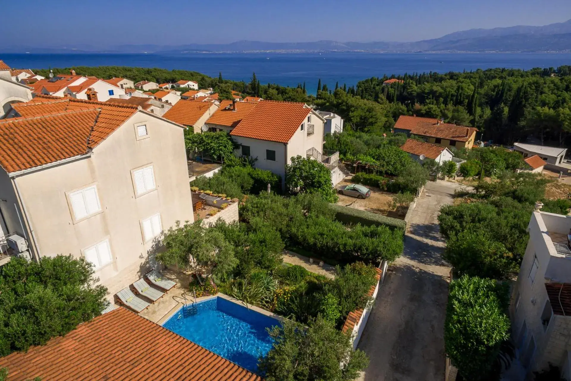 Holiday Home Lukrecia, for 9, private pool, free parking, 450 m from the beach Holiday Home Lukrecia, for 9, private pool, free parking, 450 m from the beach