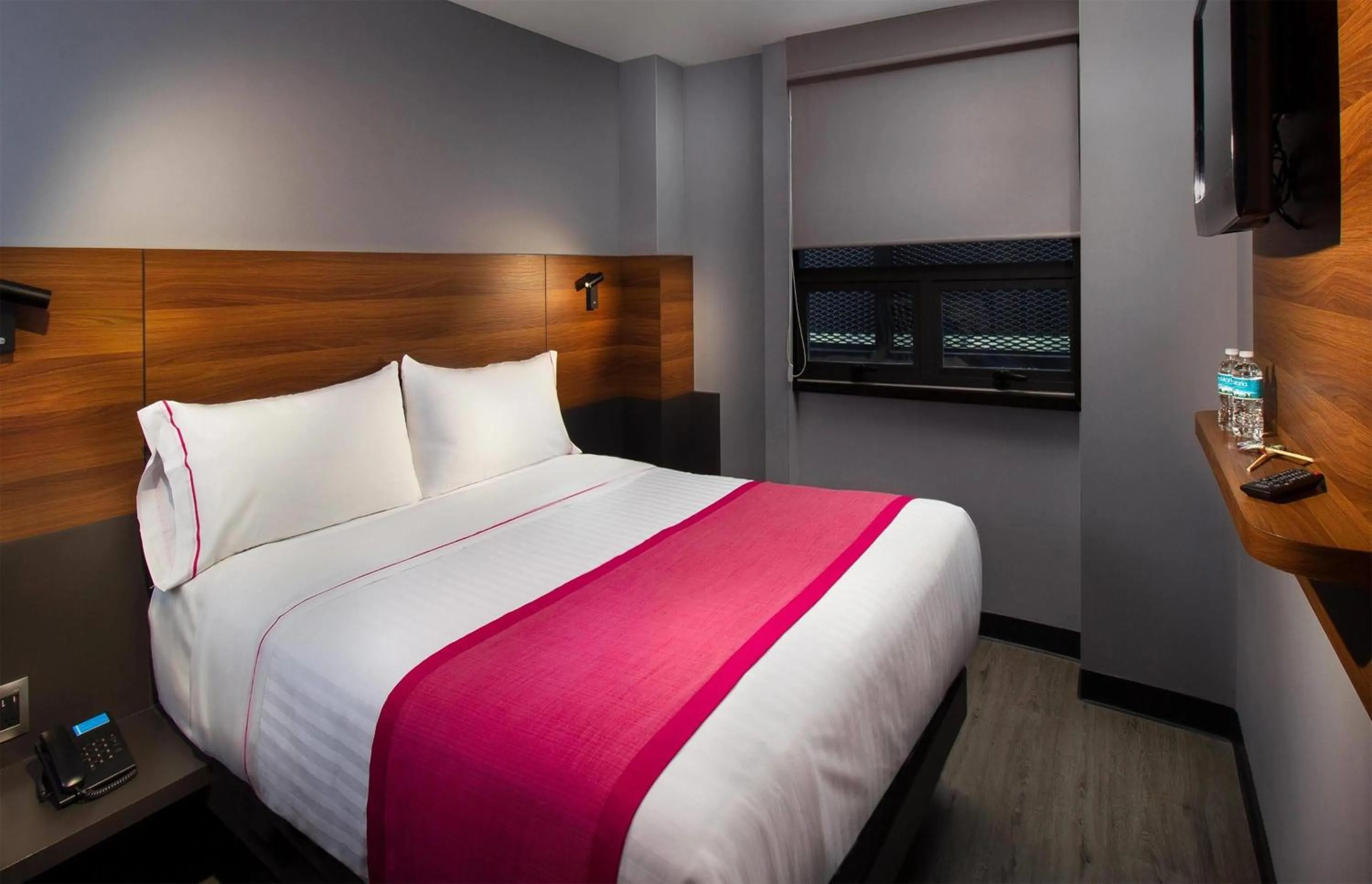 Photo of the whole room, Bed in Hotel MX aeropuerto CDMX, Trademark Collection by Wyndham