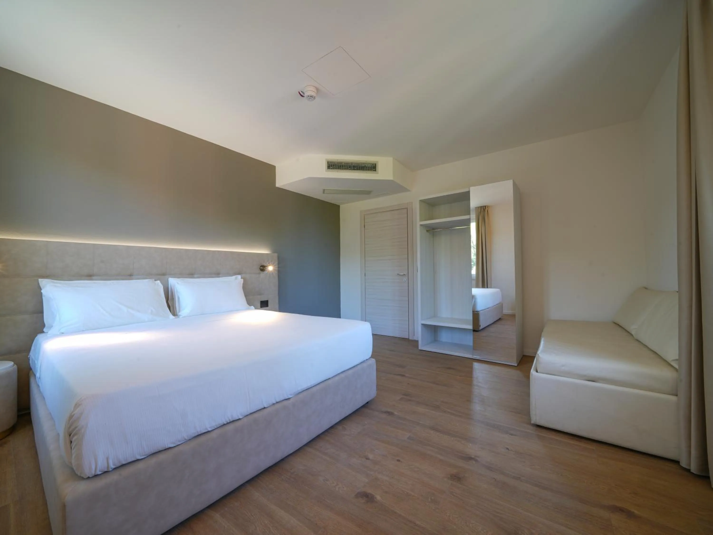 Bedroom, Bed in Hotiday Castiglioncello Suite