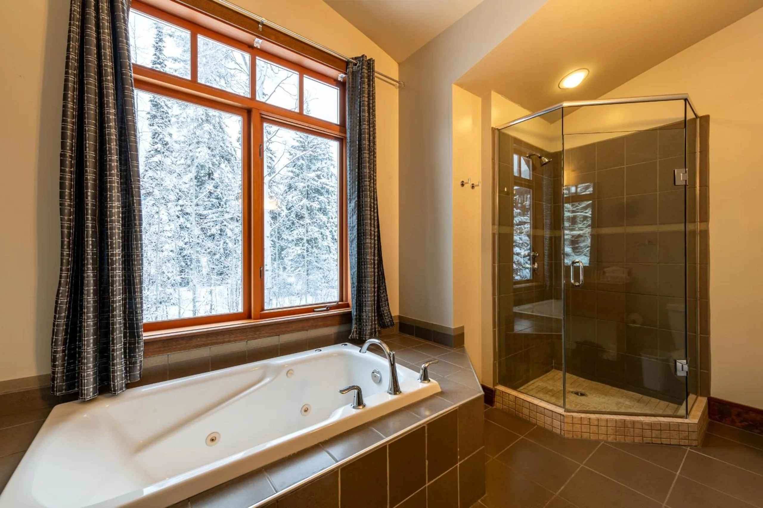 Shower in Copper Horse Lodge