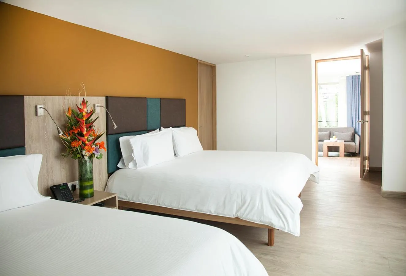 Bathroom, Bed in Hotel Viaggio Teleport City Suites