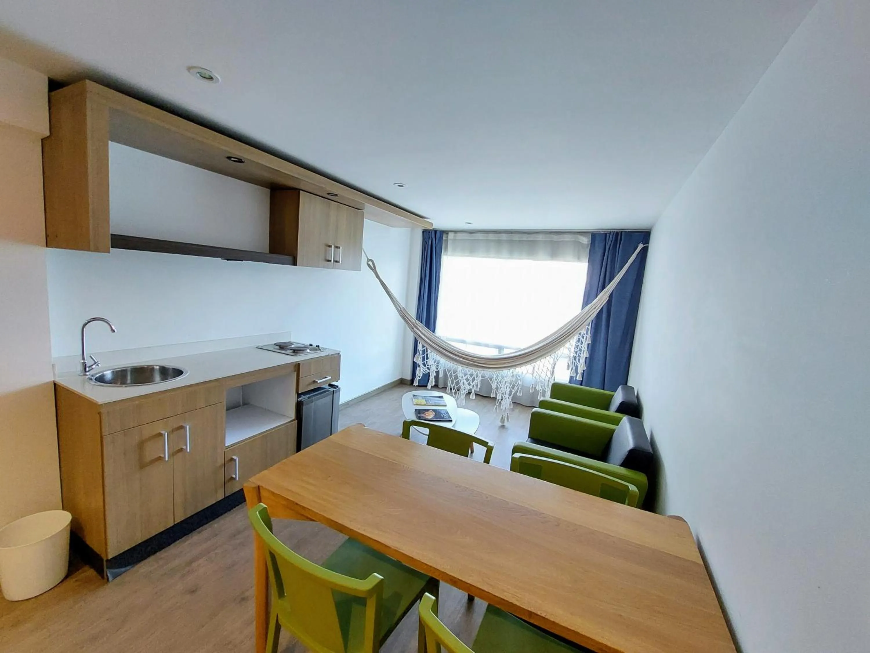 Kitchen or kitchenette in Hotel Viaggio Teleport City Suites