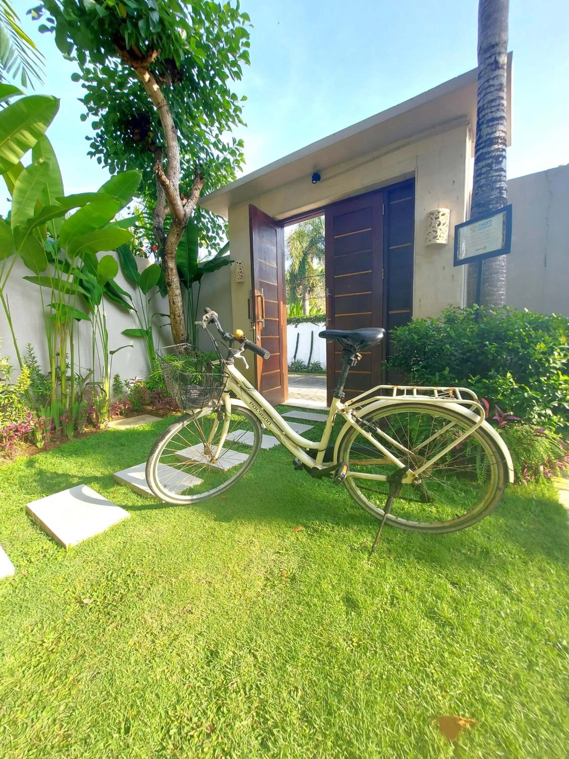 Street view in Echo Beach Villa and Apartment