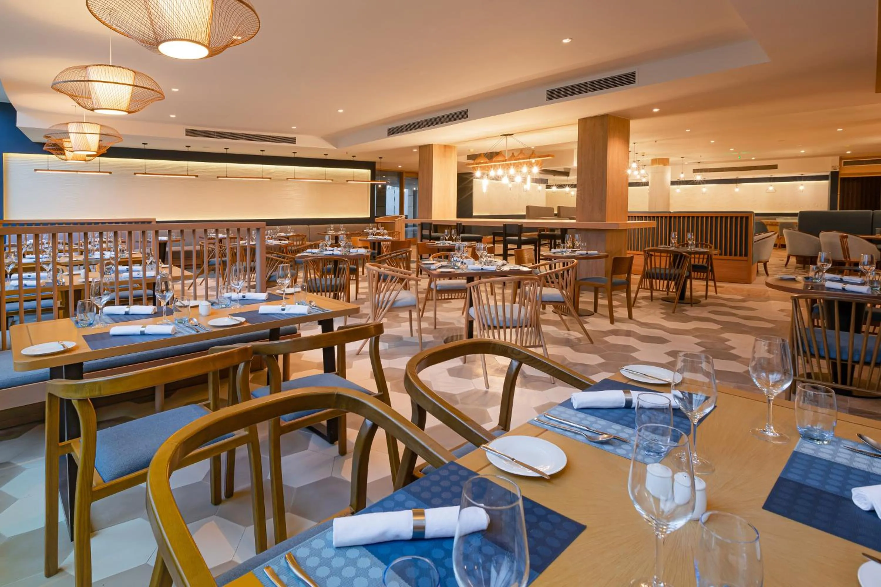 Restaurant/places to eat in Melia Danang Beach Resort