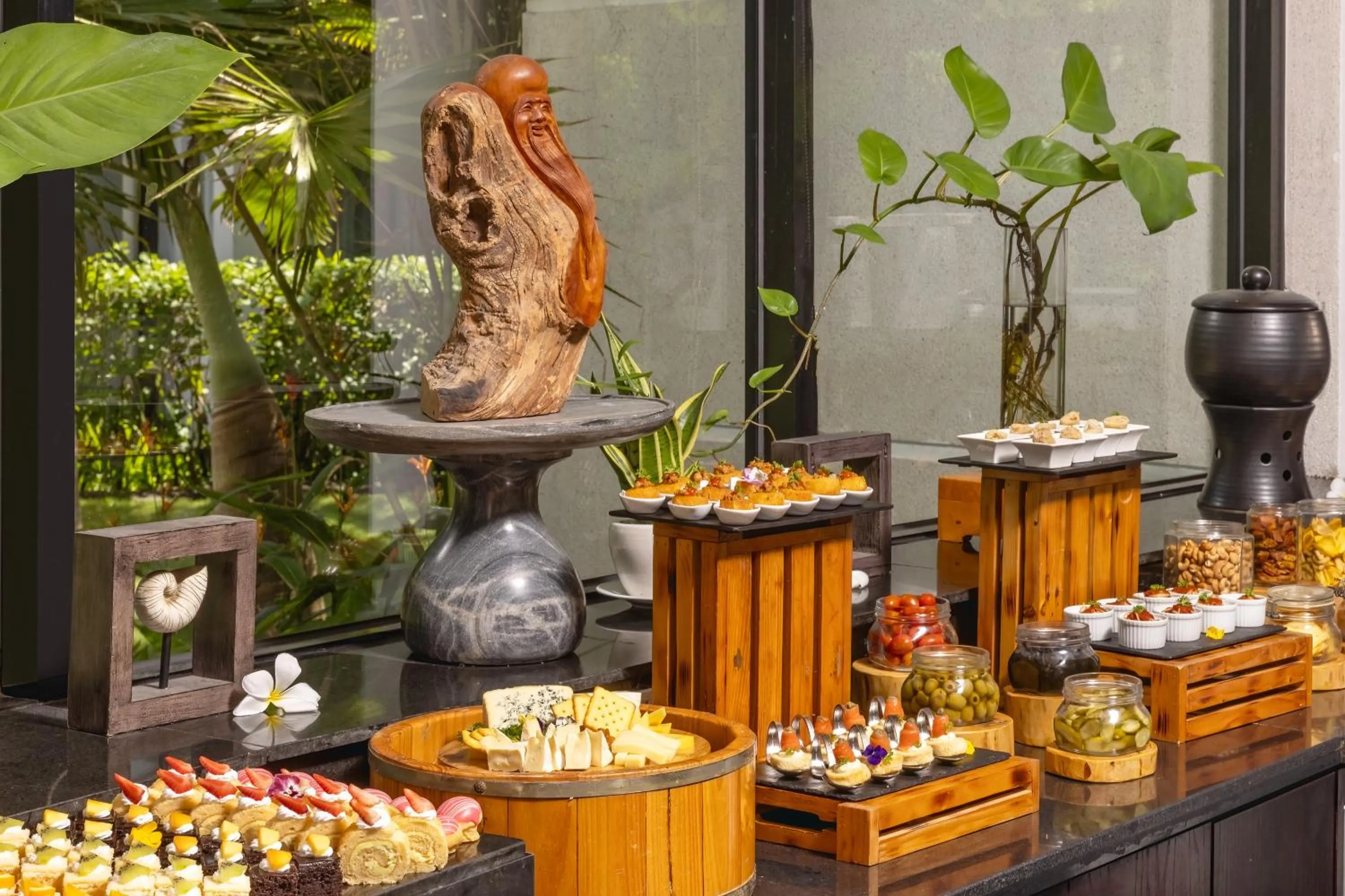 Food in Melia Danang Beach Resort