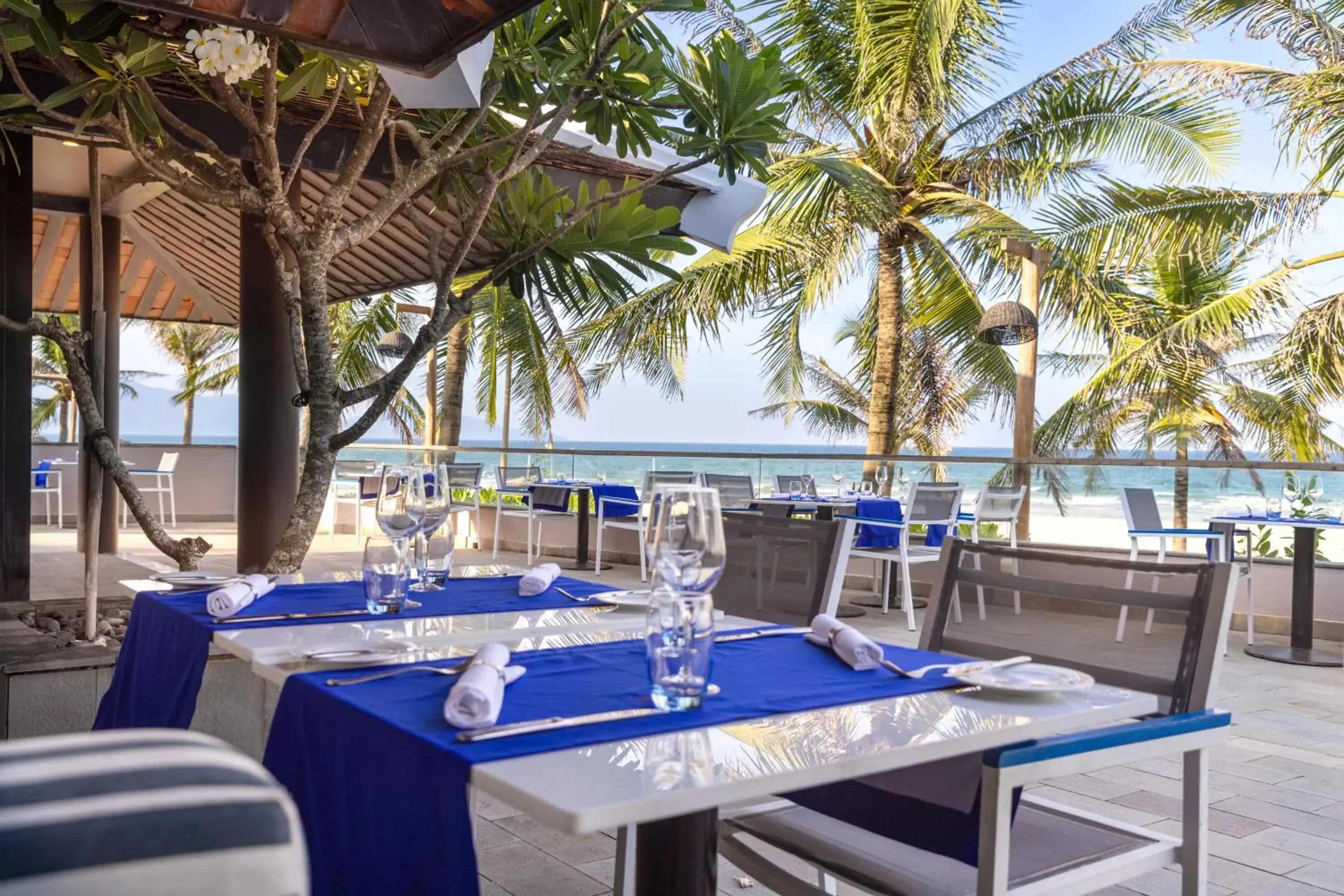 Restaurant/places to eat in Melia Danang Beach Resort Restaurant/places to eat in Melia Danang Beach Resort