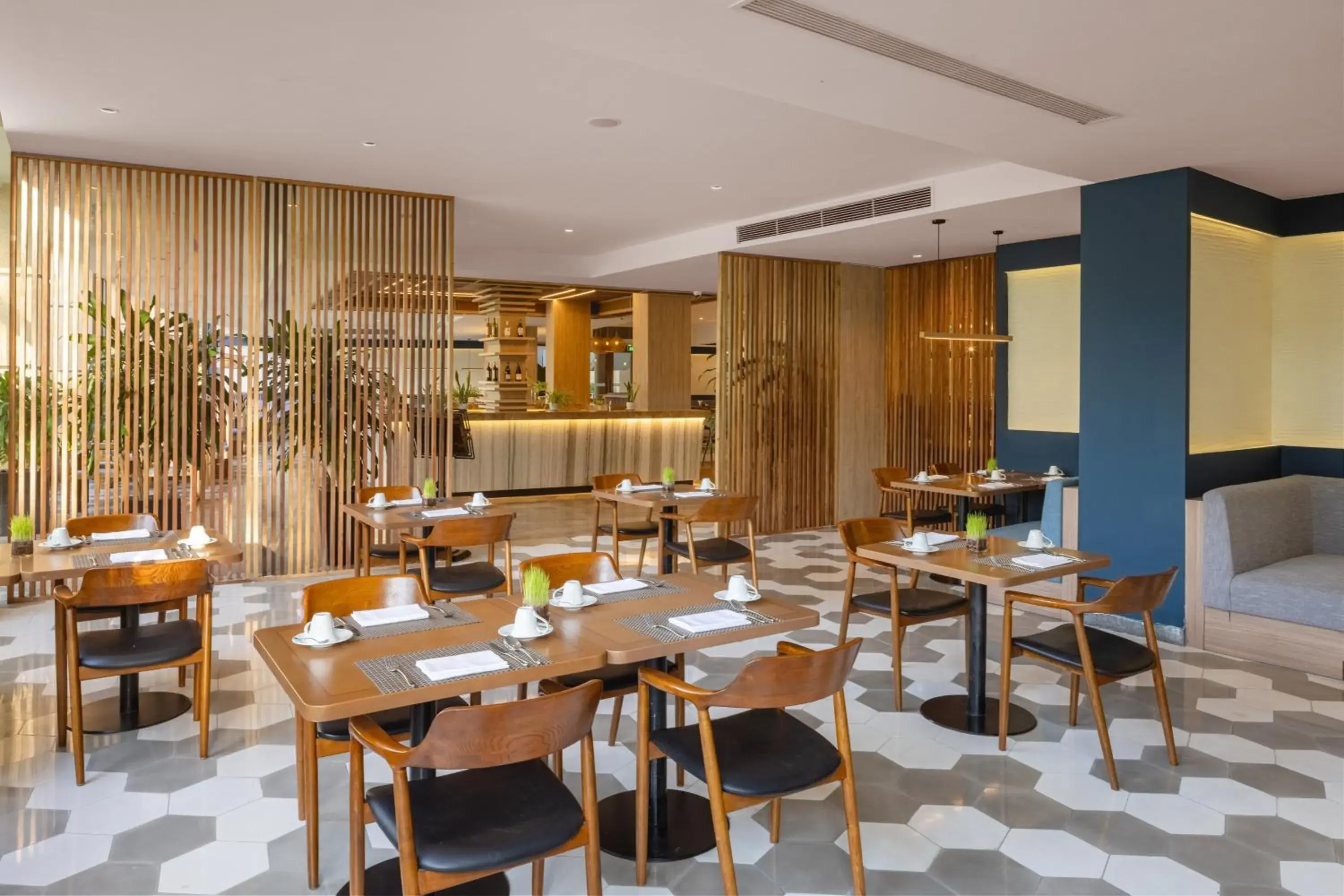 Restaurant/places to eat in Melia Danang Beach Resort Restaurant/places to eat in Melia Danang Beach Resort