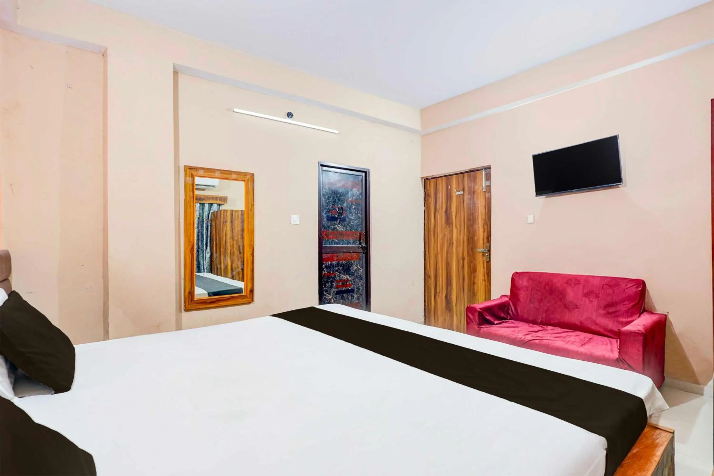 Bedroom, Bed in Hotel O The Suncity