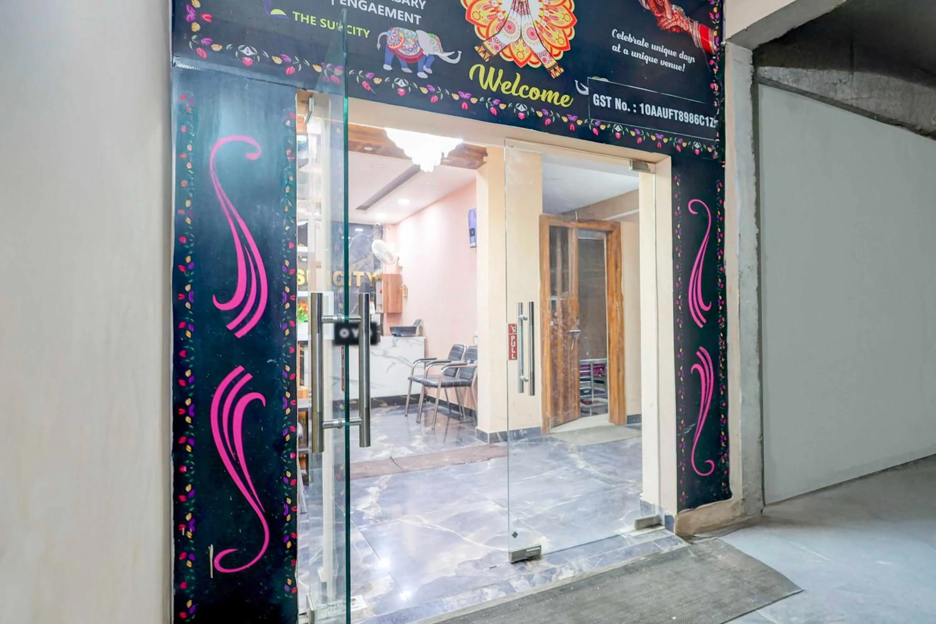 Facade/entrance in Hotel O The Suncity