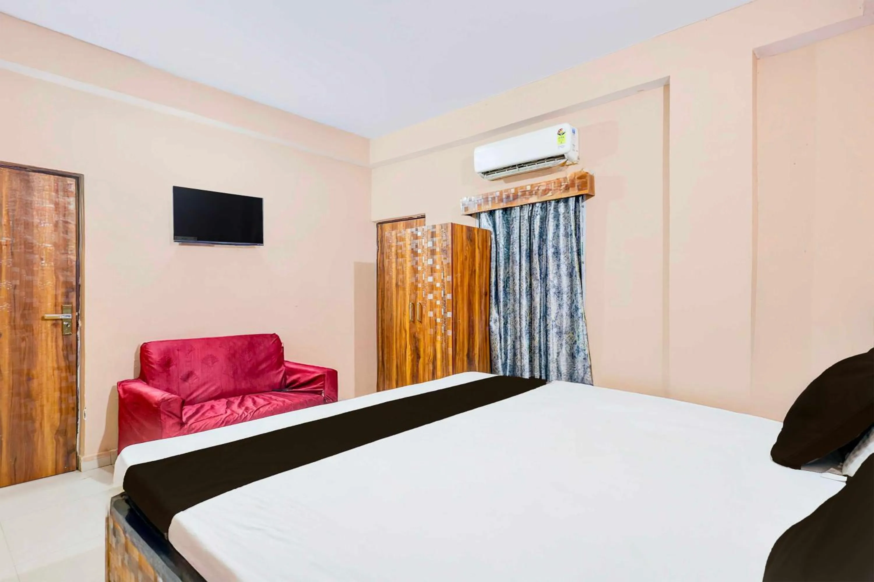 Bedroom, Bed in Hotel O The Suncity