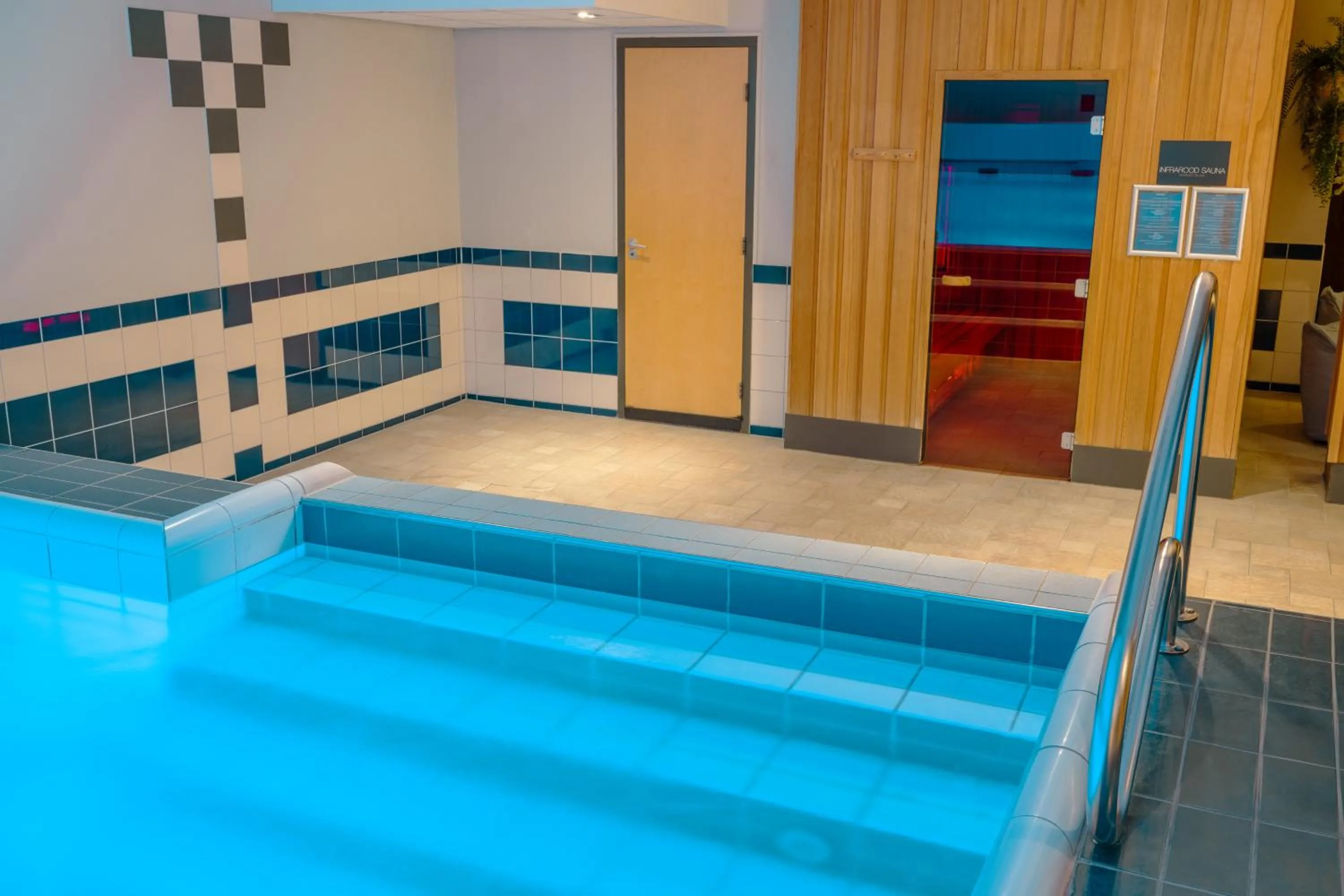 Swimming pool in Mercure Hotel Tilburg Centrum