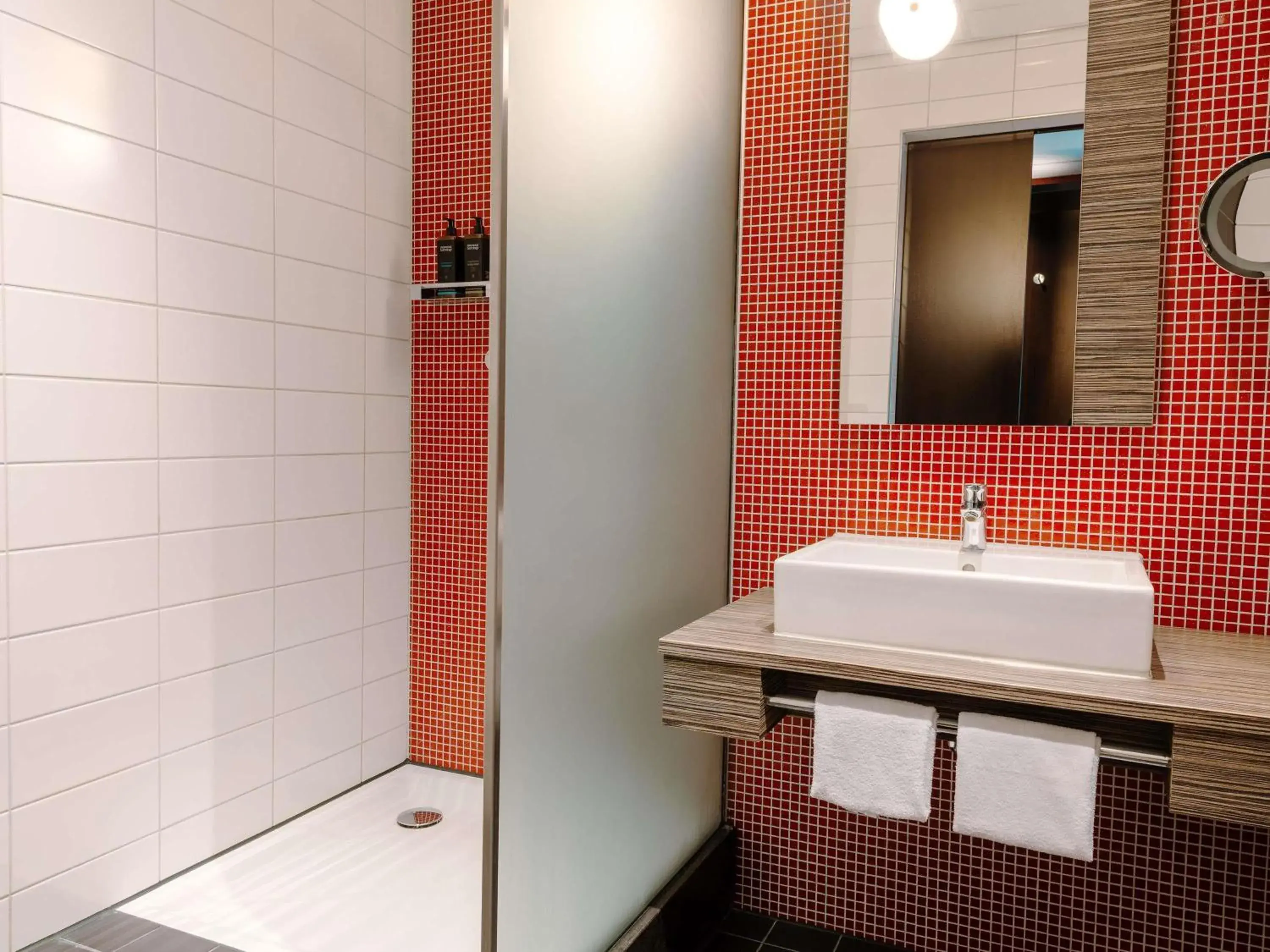 Bedroom in Mercure Hotel Tilburg Centrum Bedroom in Mercure Hotel Tilburg Centrum