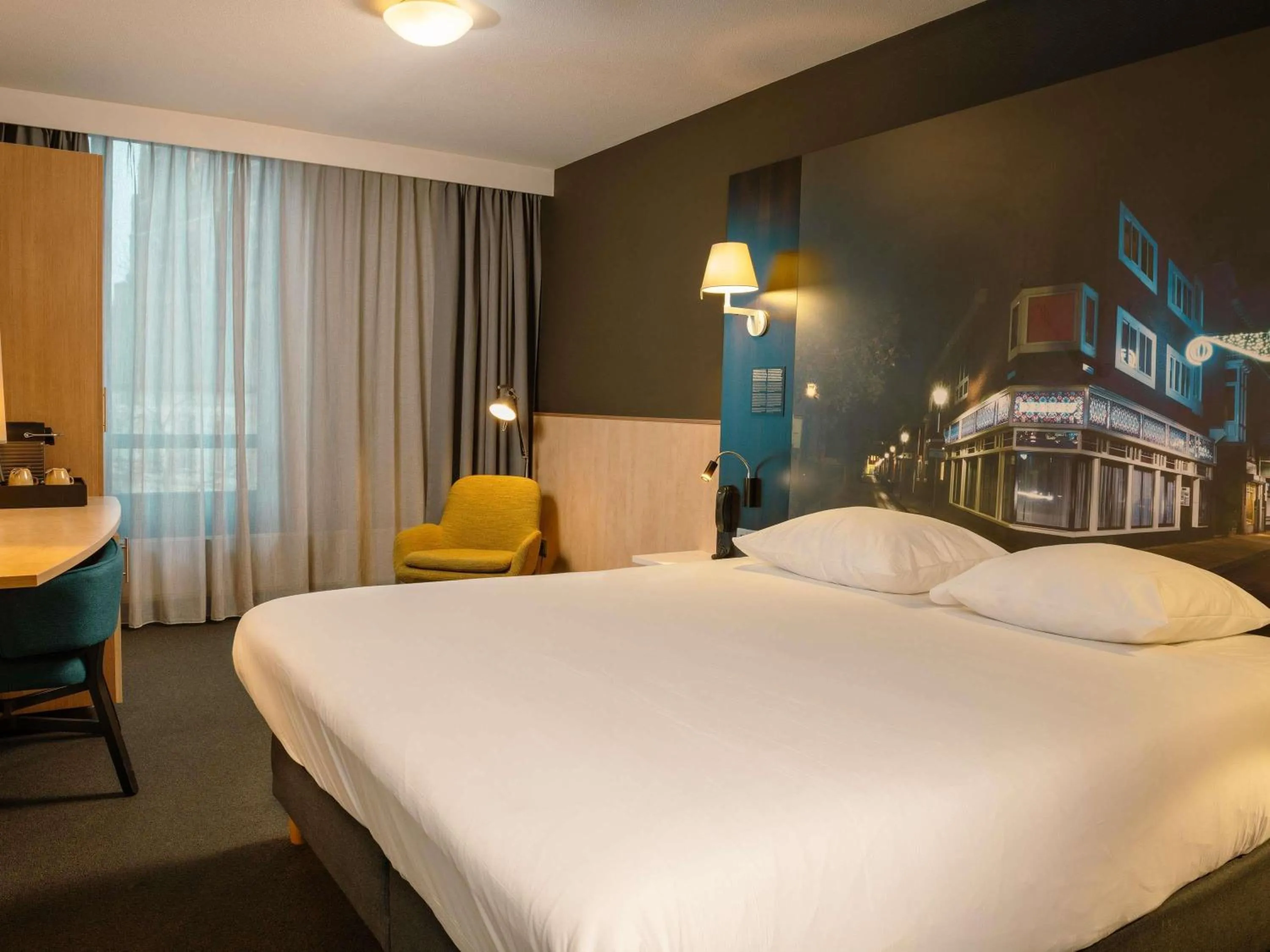 Bedroom, Bed in Mercure Hotel Tilburg Centrum