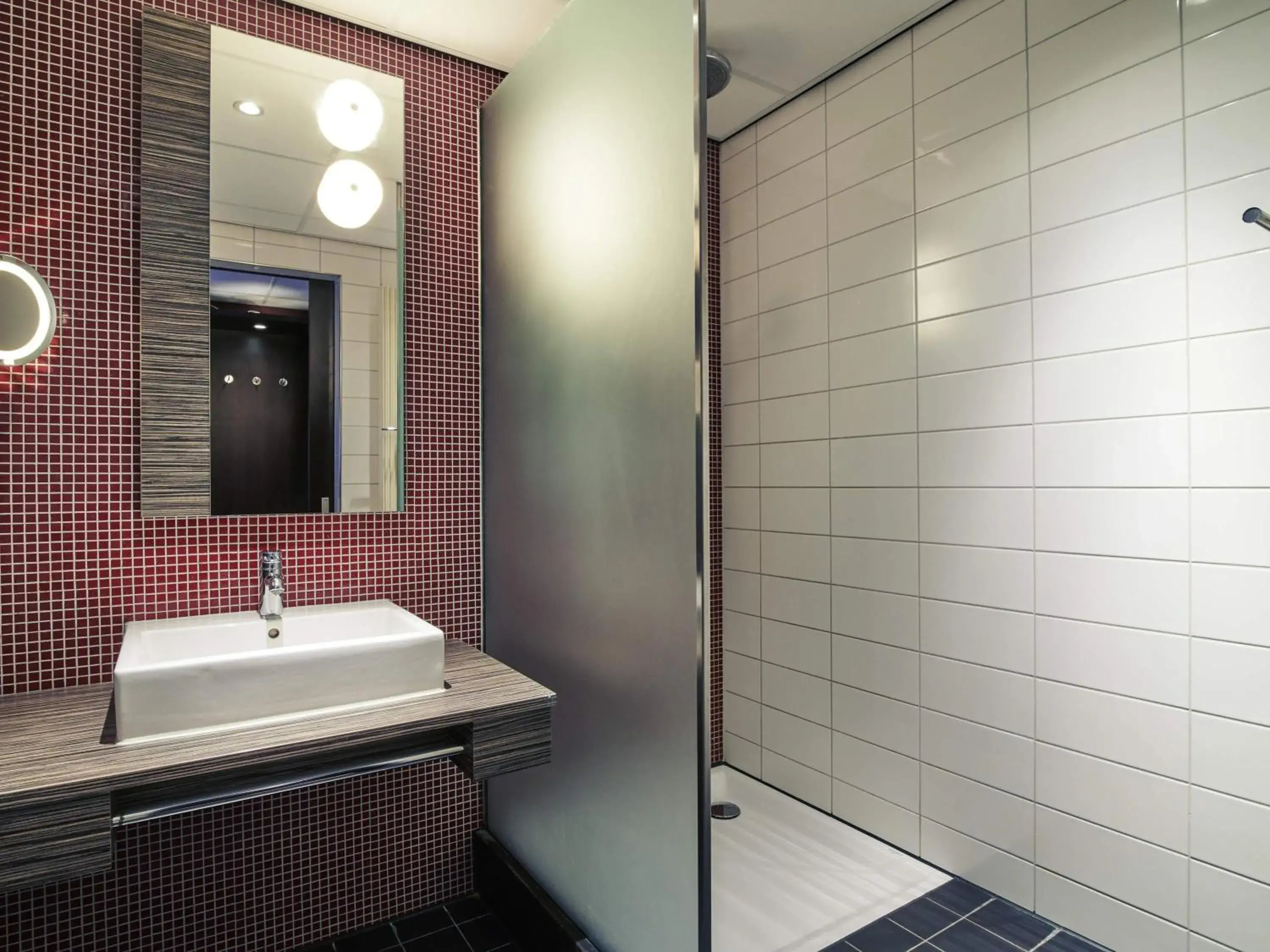 Bedroom in Mercure Hotel Tilburg Centrum Bedroom in Mercure Hotel Tilburg Centrum