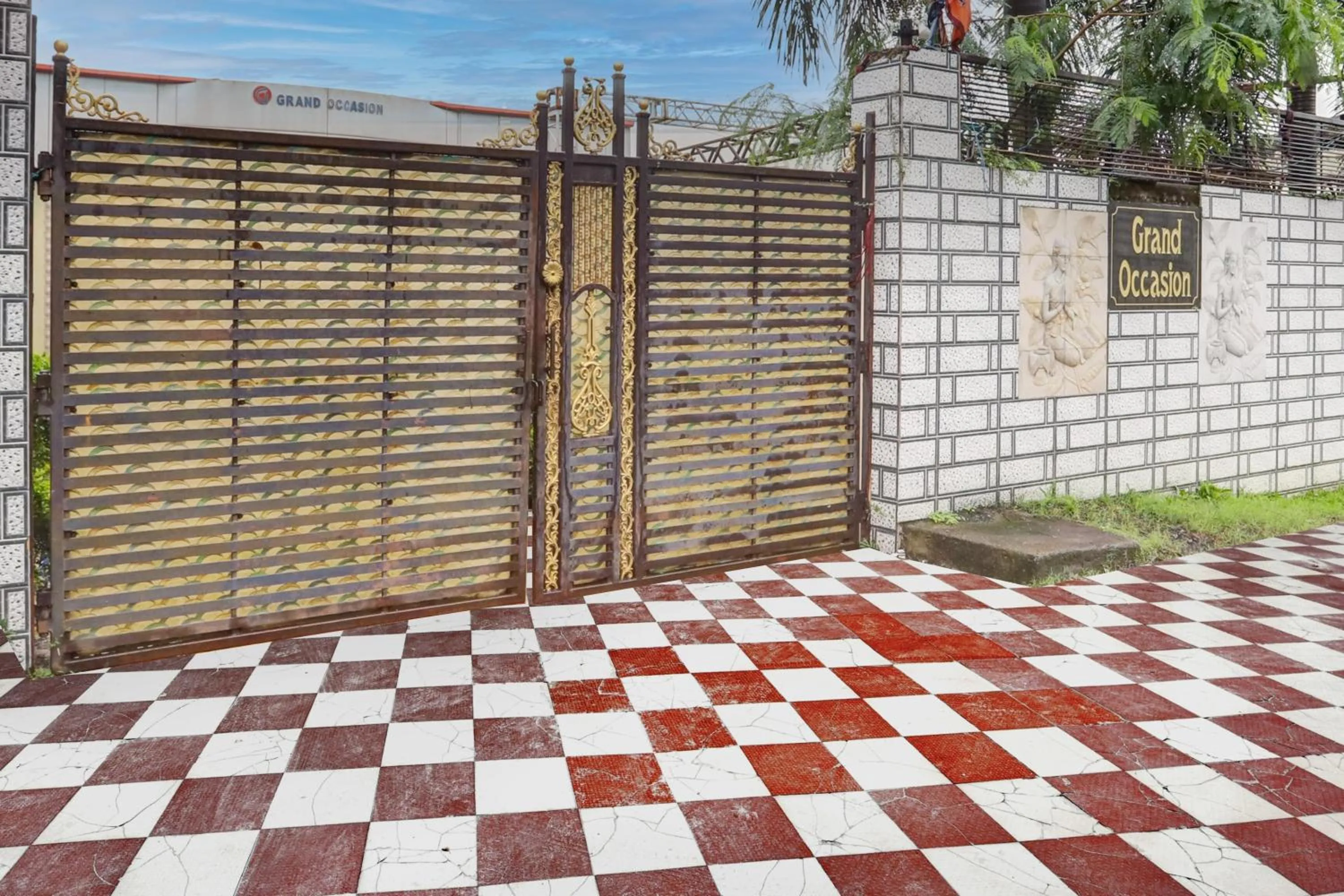 Facade/entrance in Hotel O Grand Occasion