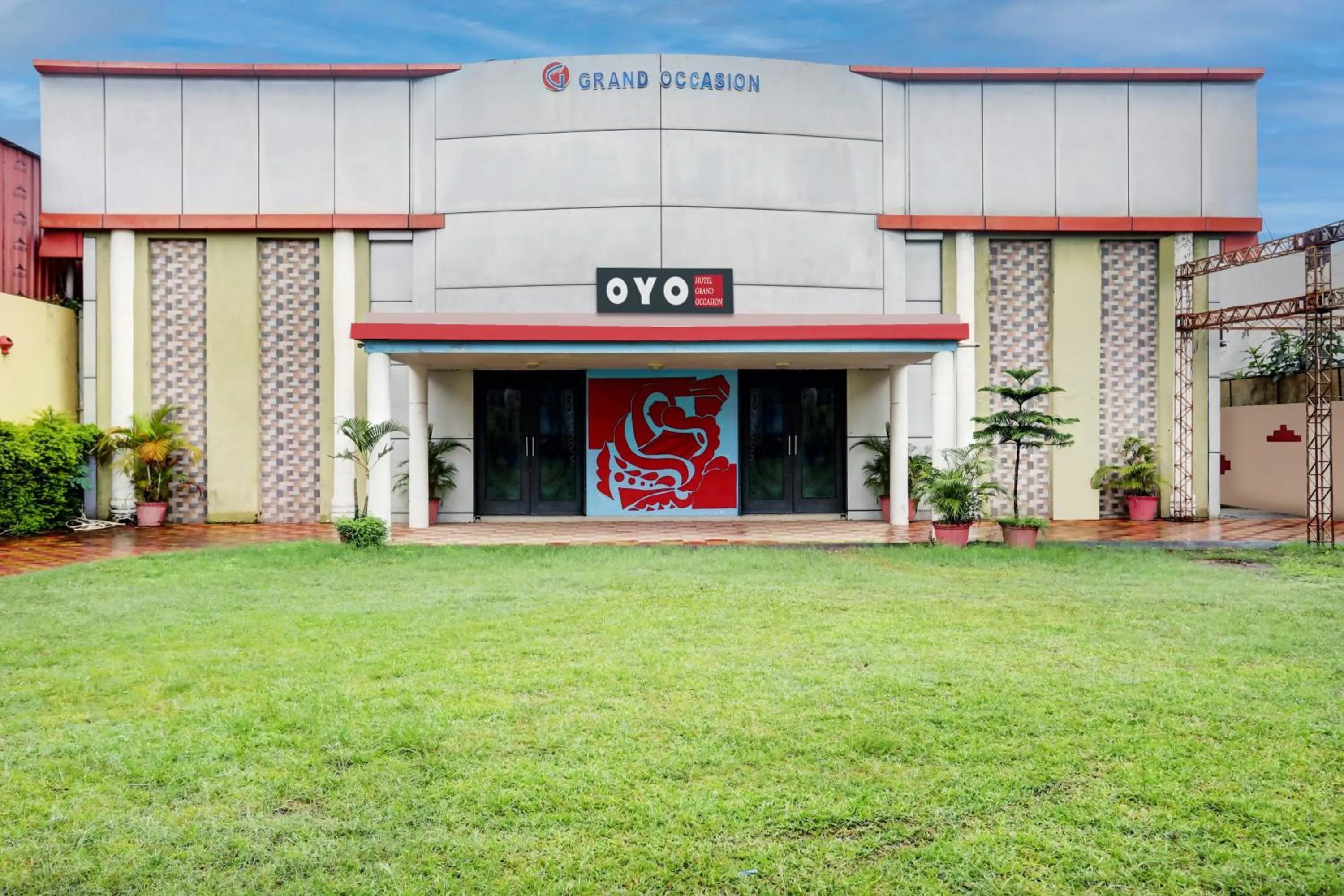 Facade/entrance in Hotel O Grand Occasion