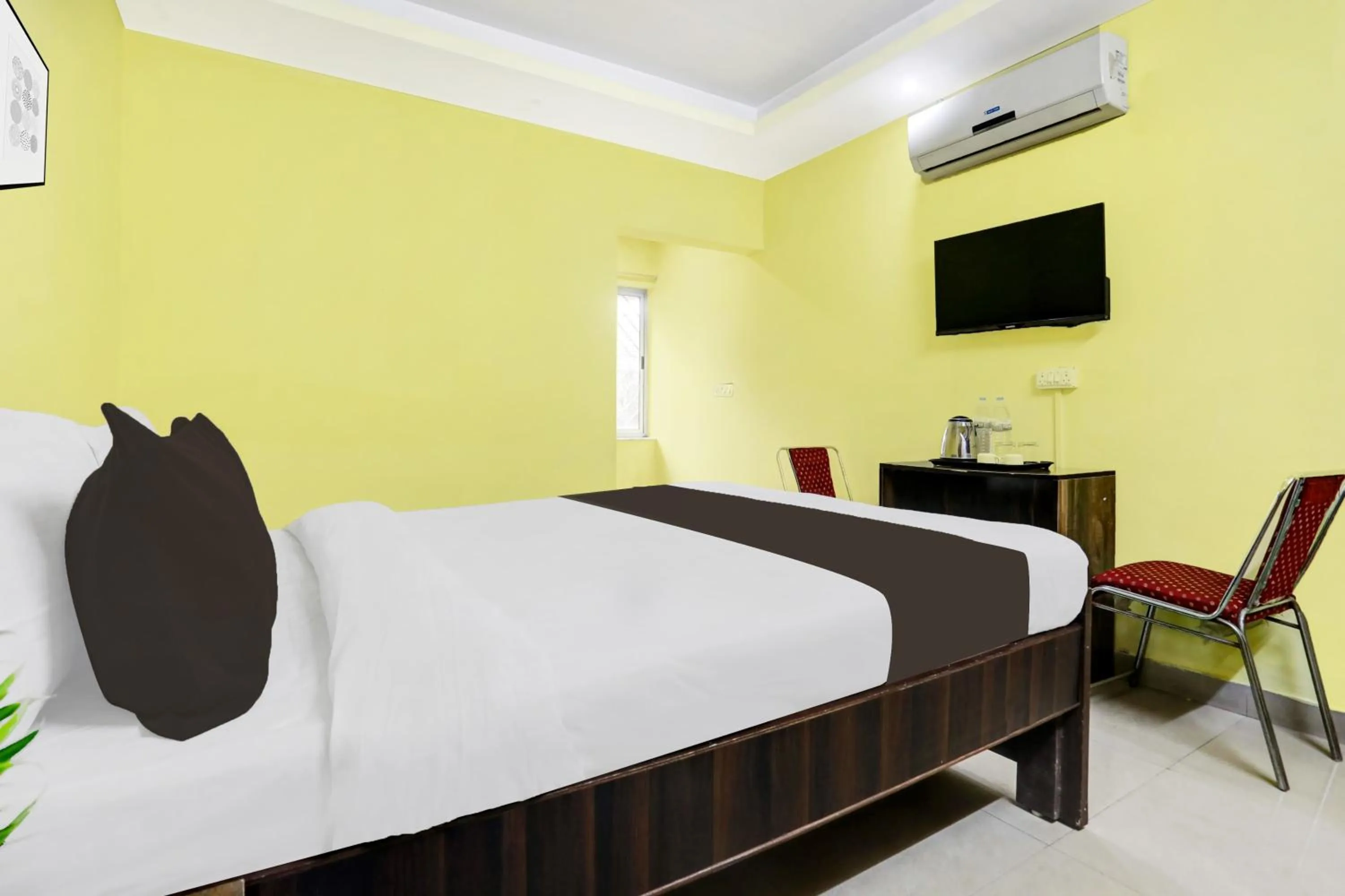 Bedroom, Bed in Hotel O Grand Occasion