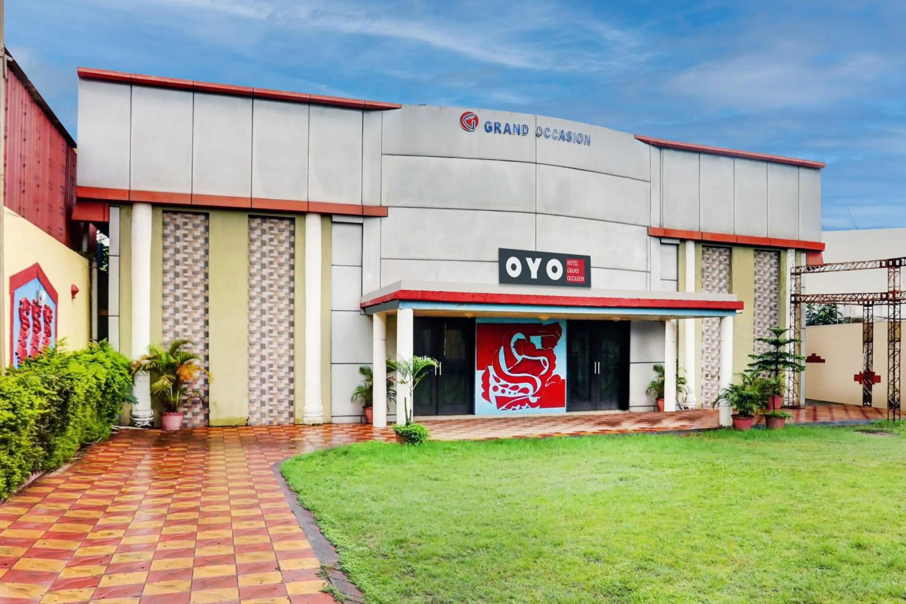 Facade/entrance in Hotel O Grand Occasion