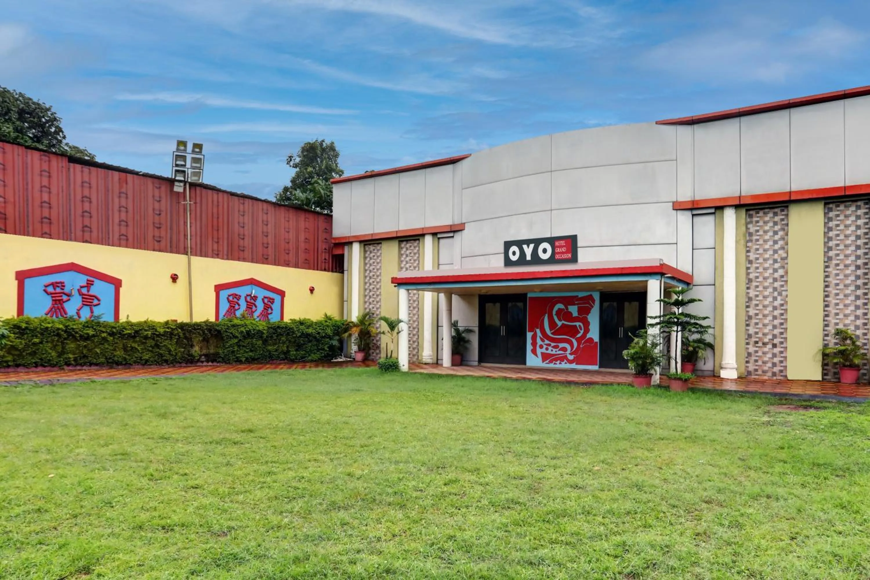 Facade/entrance in Hotel O Grand Occasion