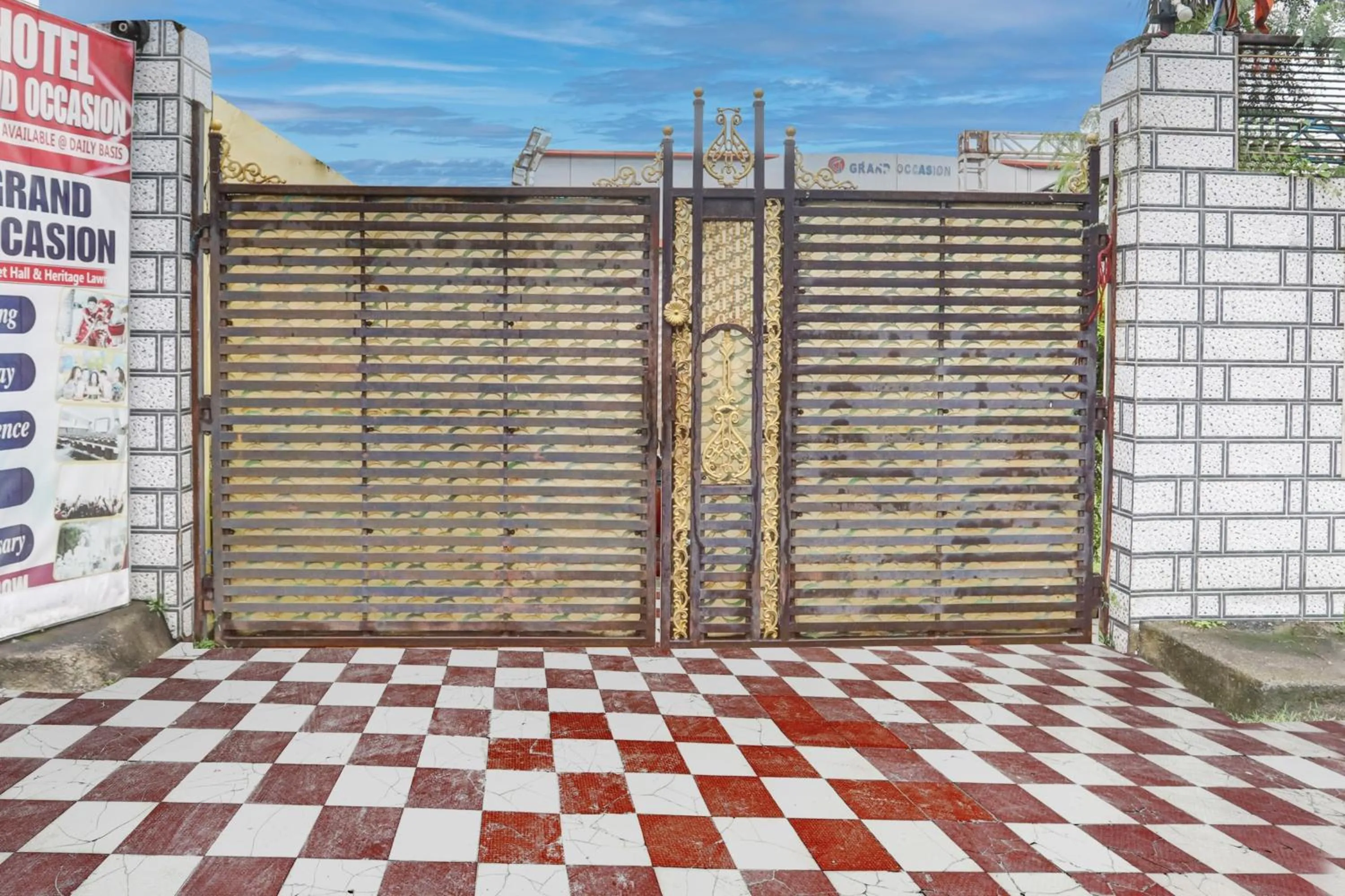 Facade/entrance in Hotel O Grand Occasion