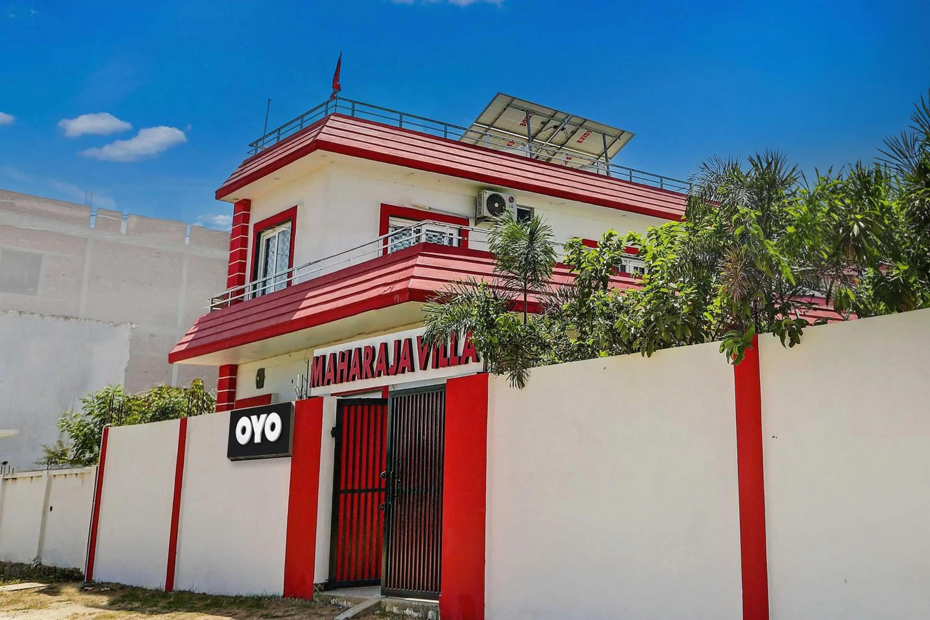 Facade/entrance in Hotel O MH Inn