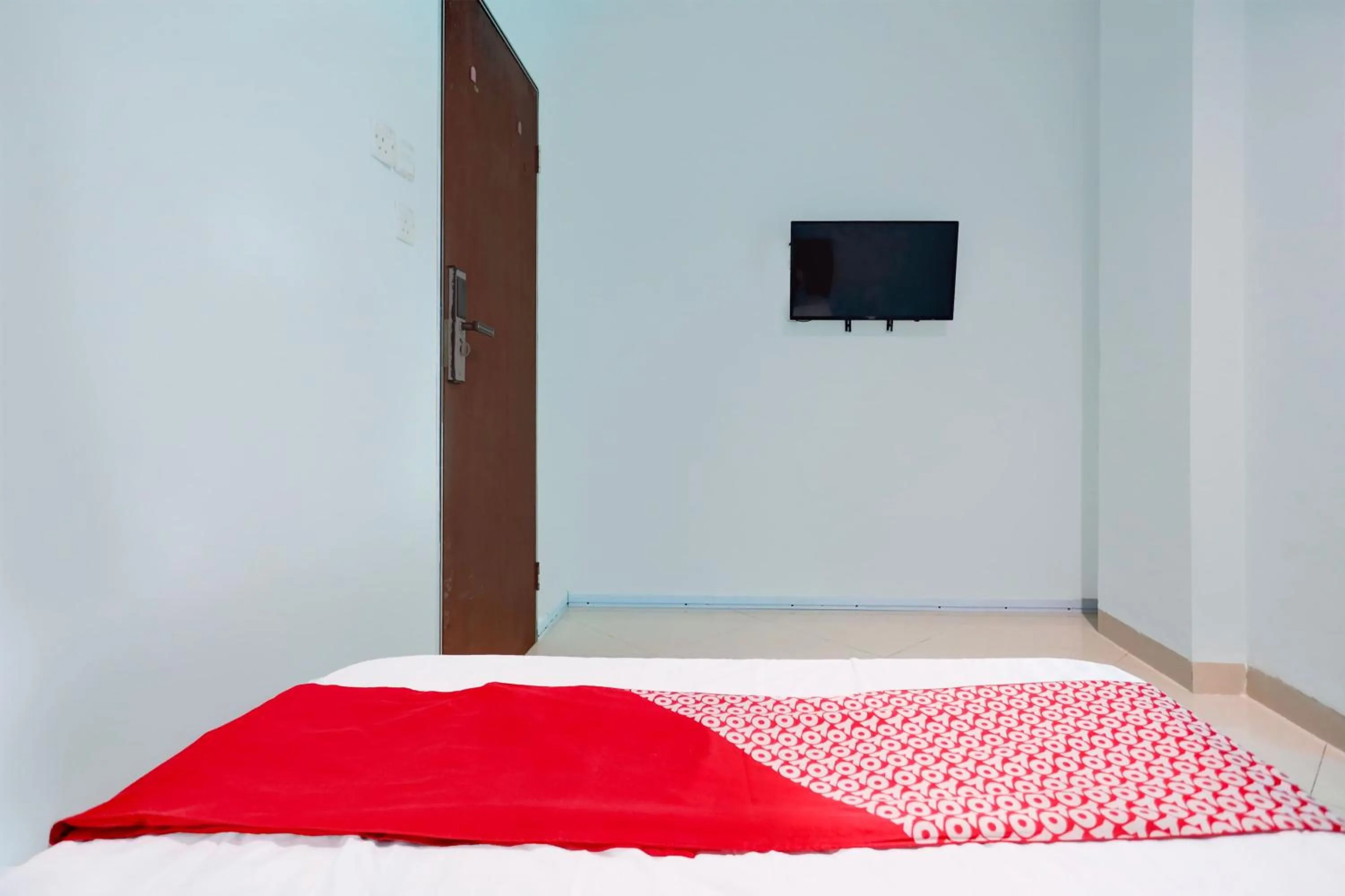 Bedroom, Bed in Hotel O Happy 777