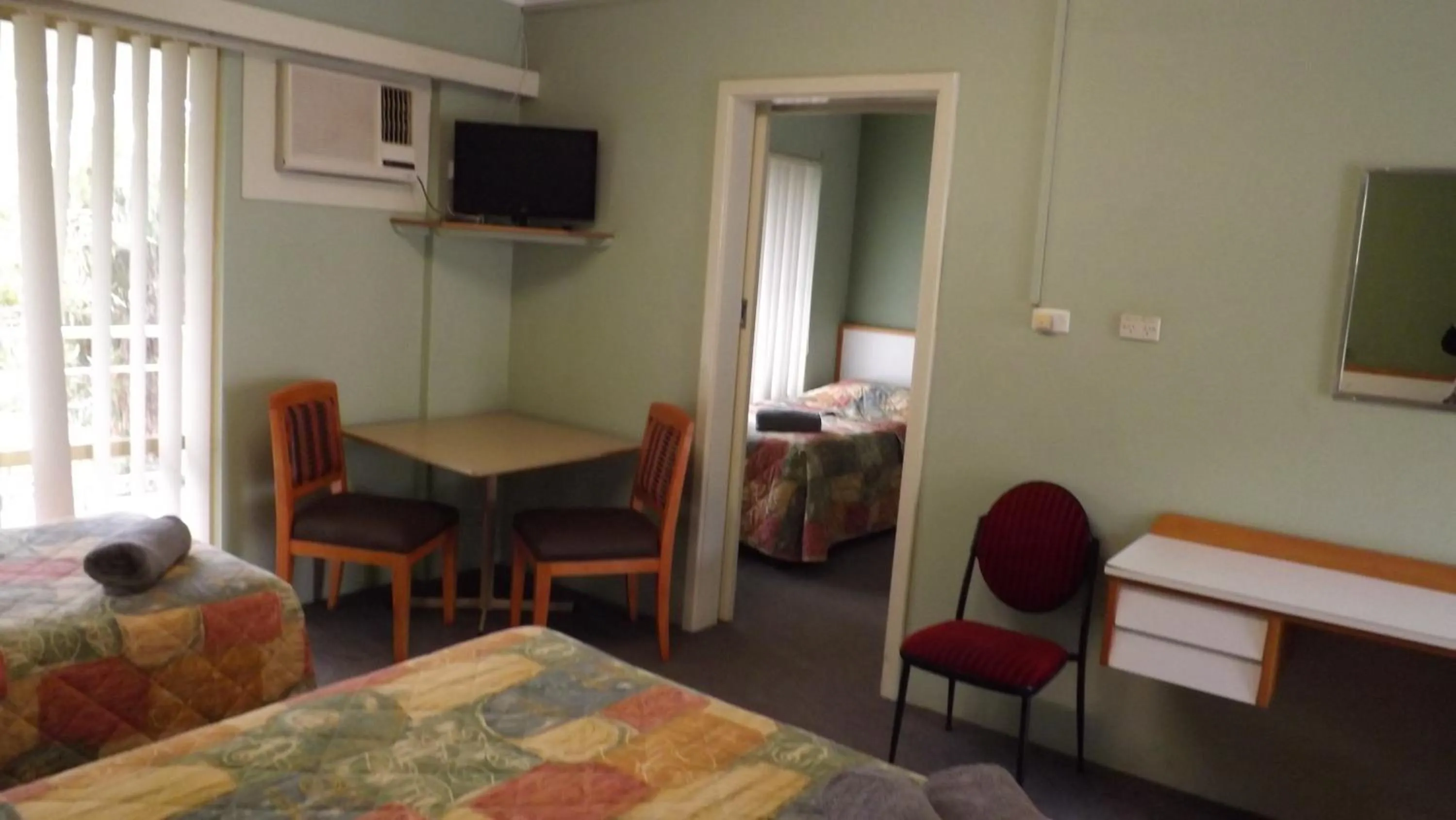 Photo of the whole room in Collie Motel