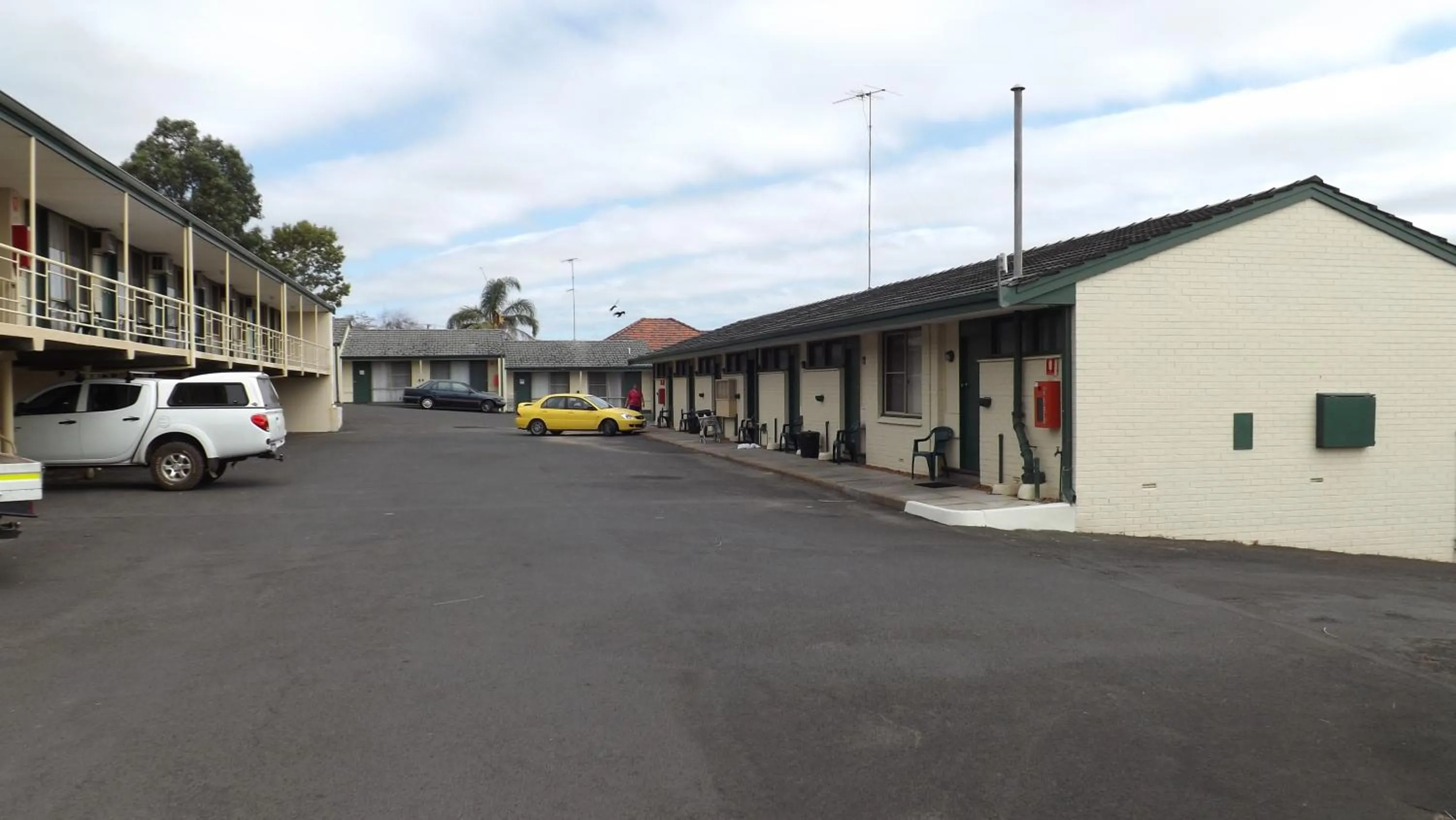 Facade/entrance in Collie Motel