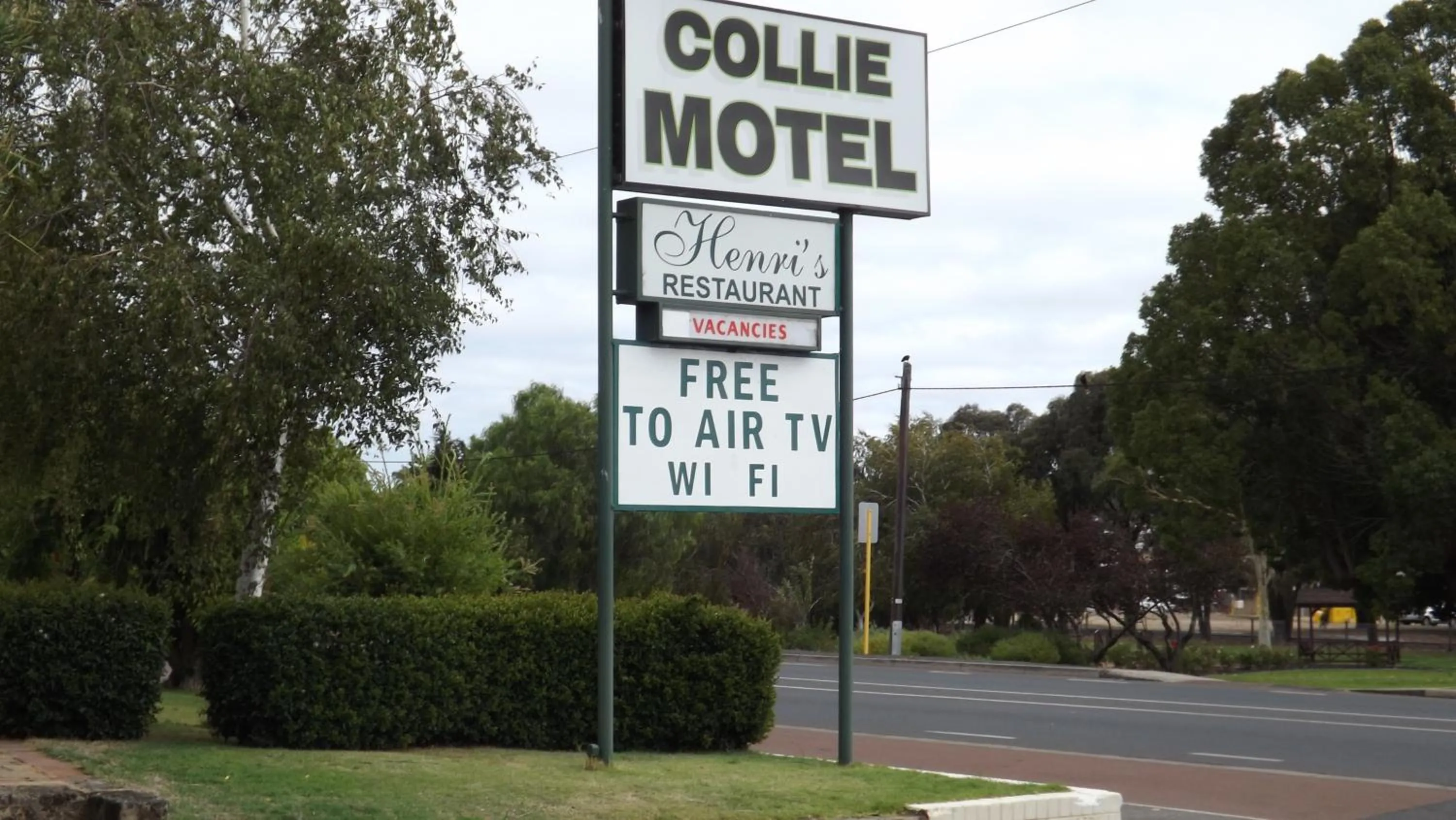 Facade/entrance in Collie Motel
