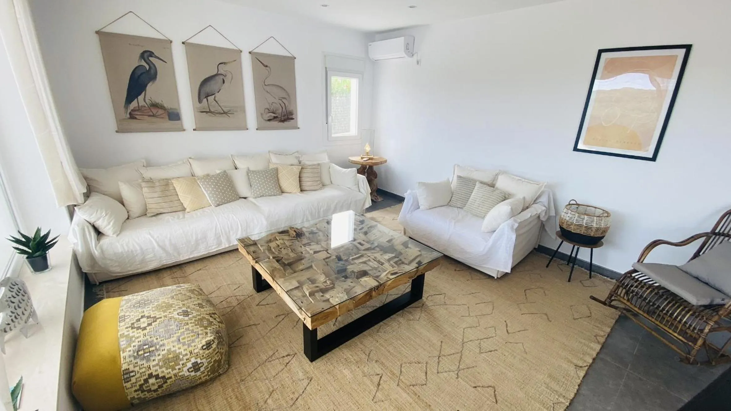 Communal lounge/ TV room, Bed in Villa ECLIPSE