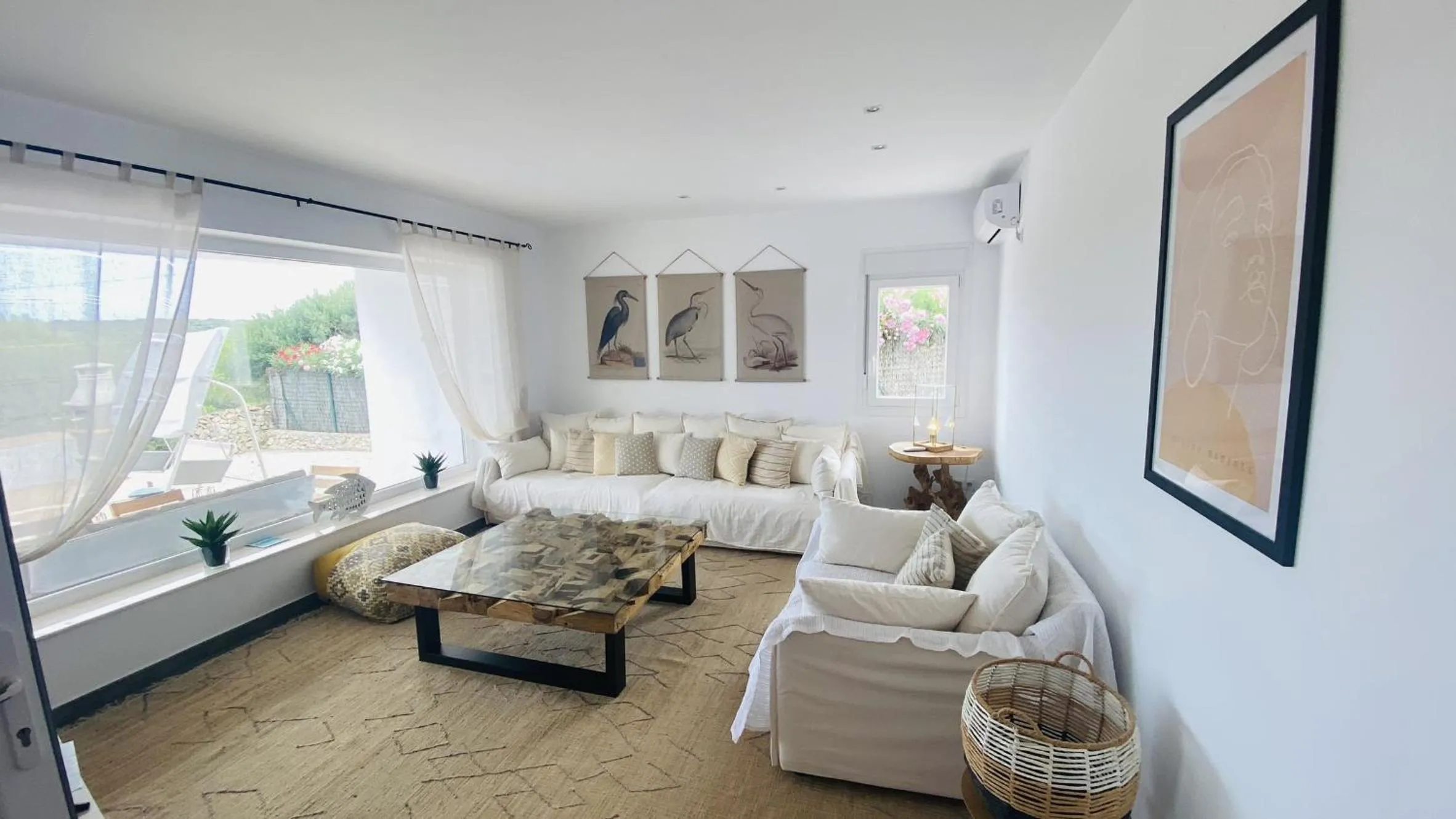Communal lounge/ TV room in Villa ECLIPSE