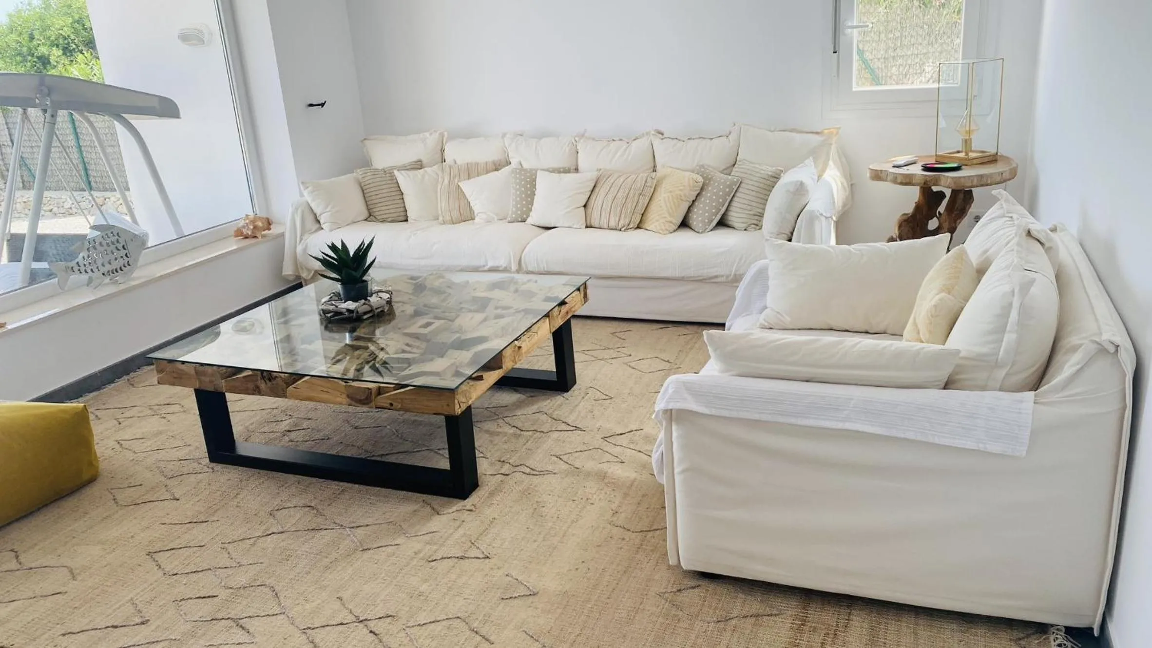 Communal lounge/ TV room in Villa ECLIPSE