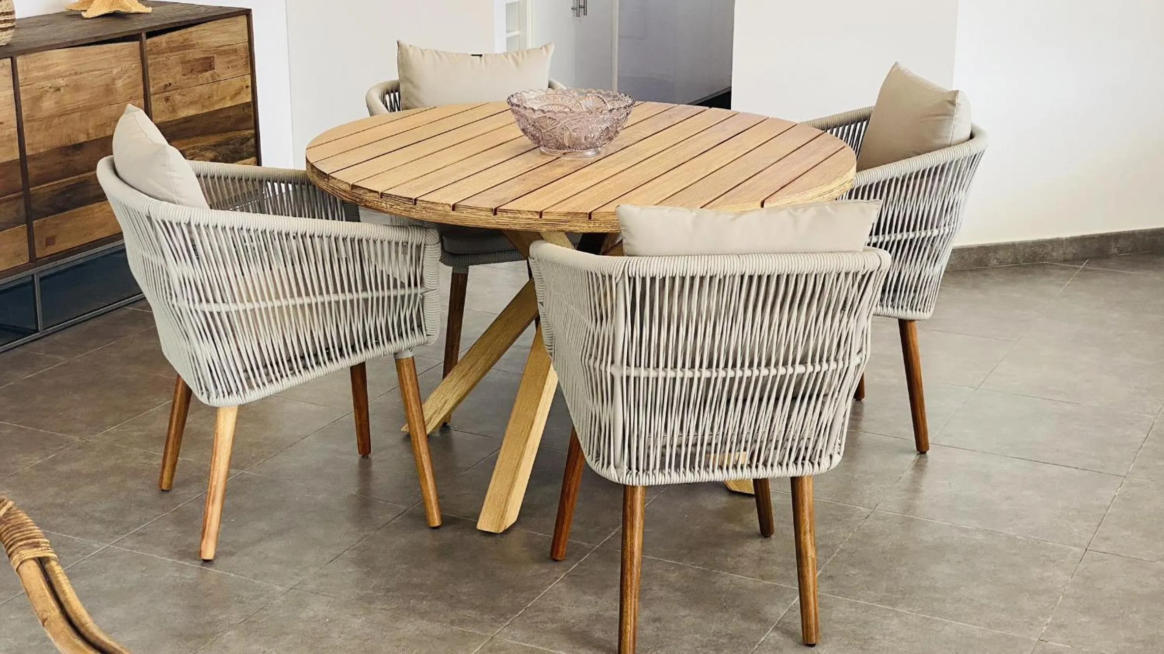Dining area in Villa ECLIPSE