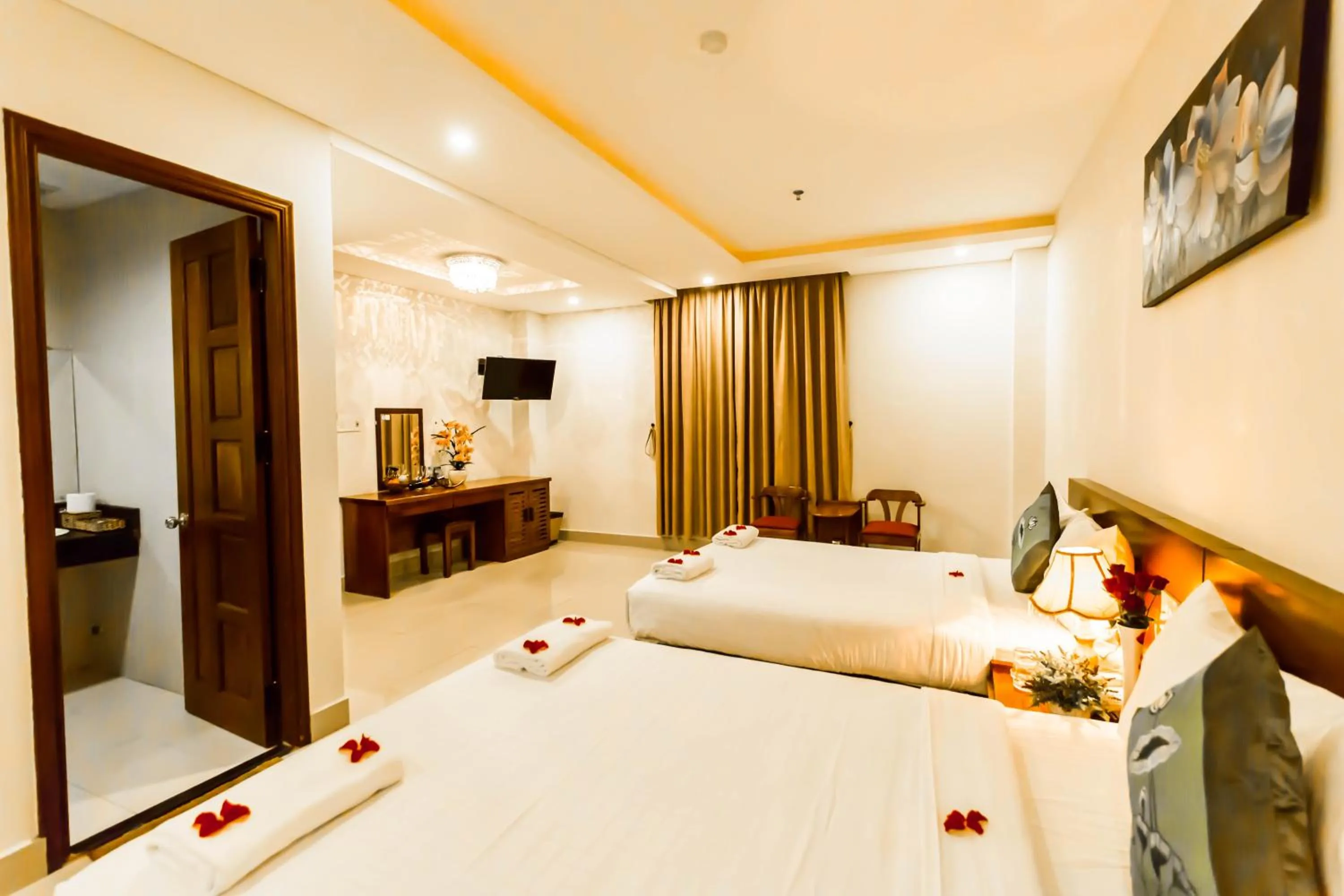 Bathroom, Bed in Kiên Cường 2 Hotel