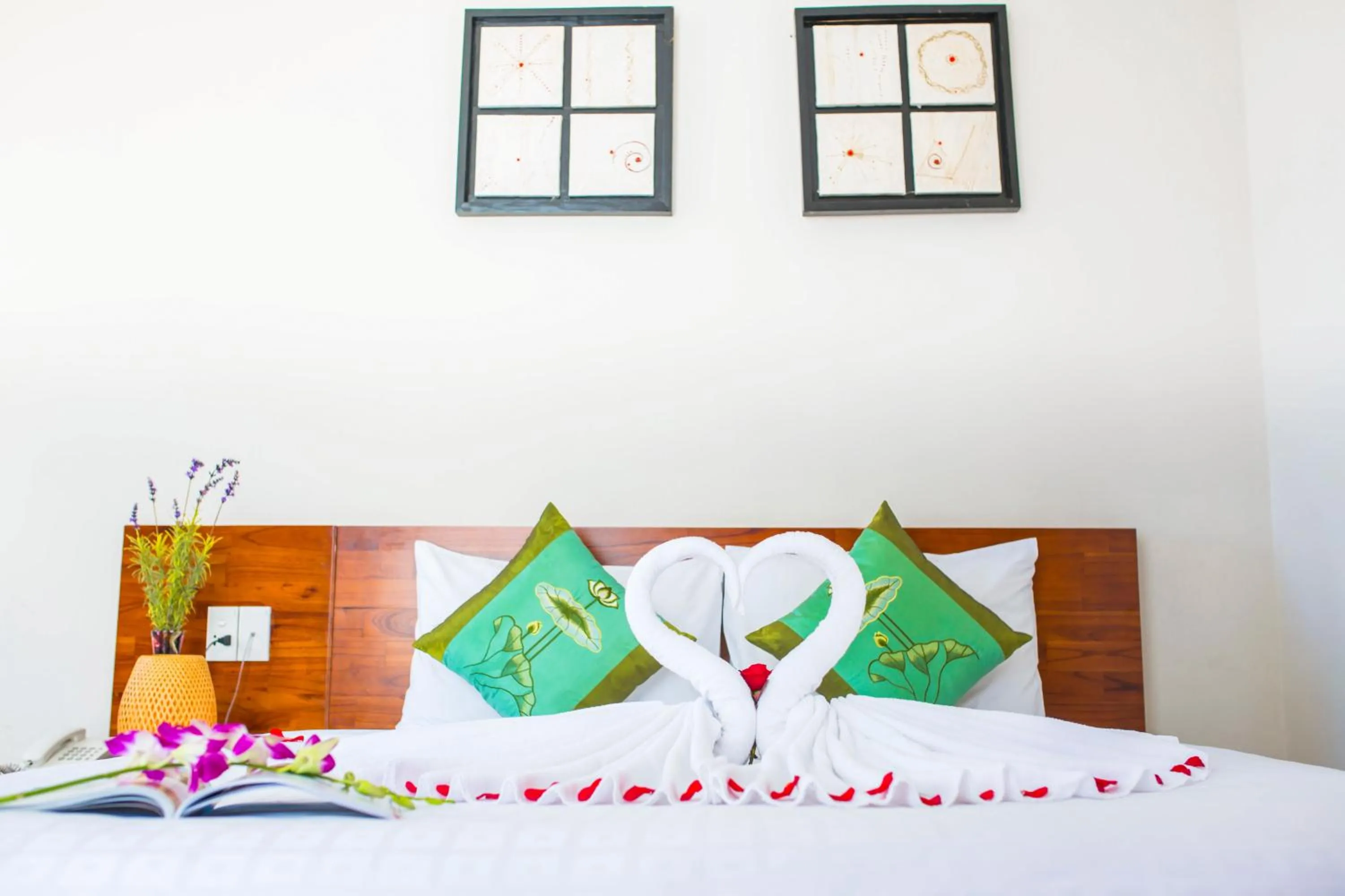 Bedroom, Bed in Kiên Cường 2 Hotel